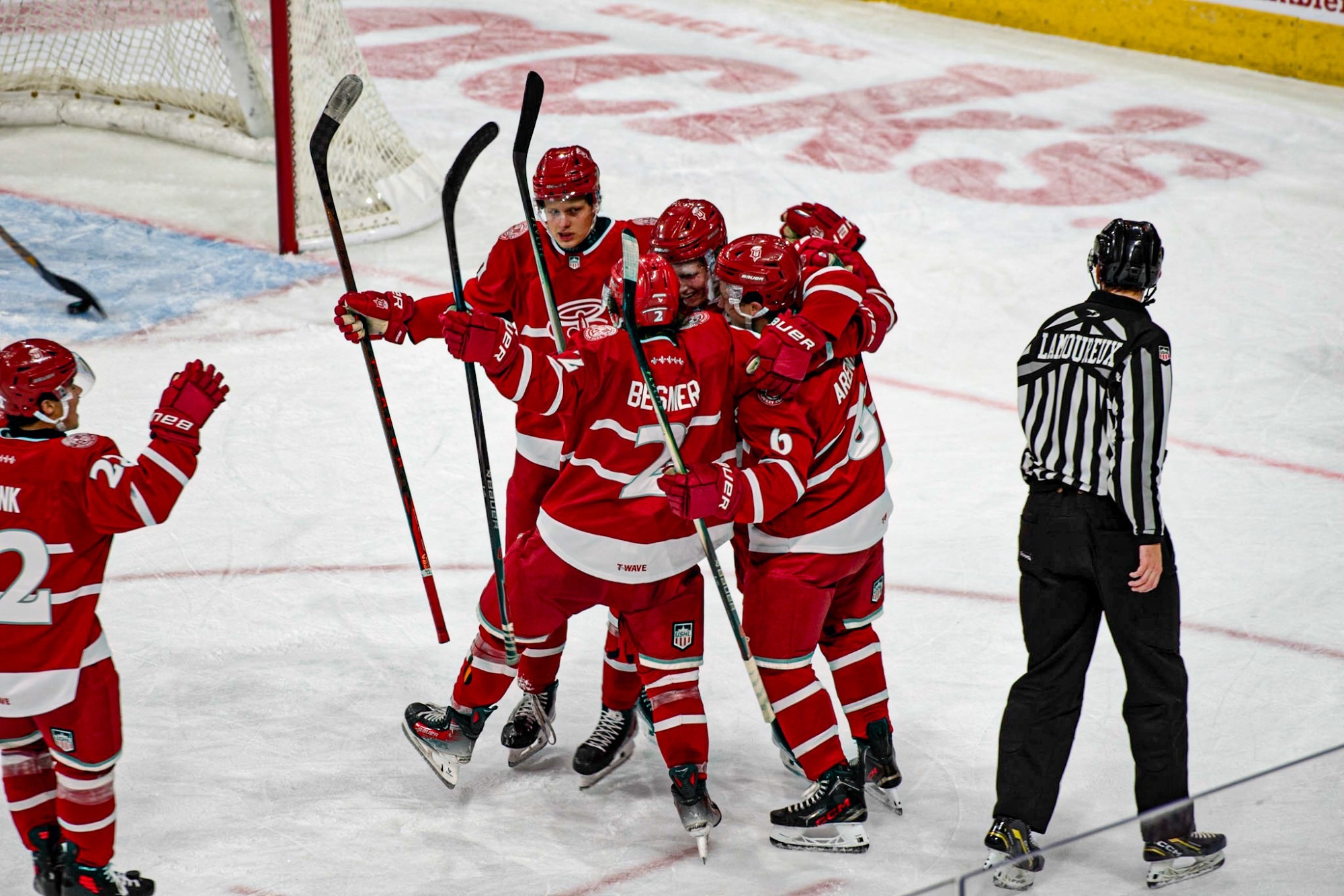 Saints celebrate goal in Green Bay