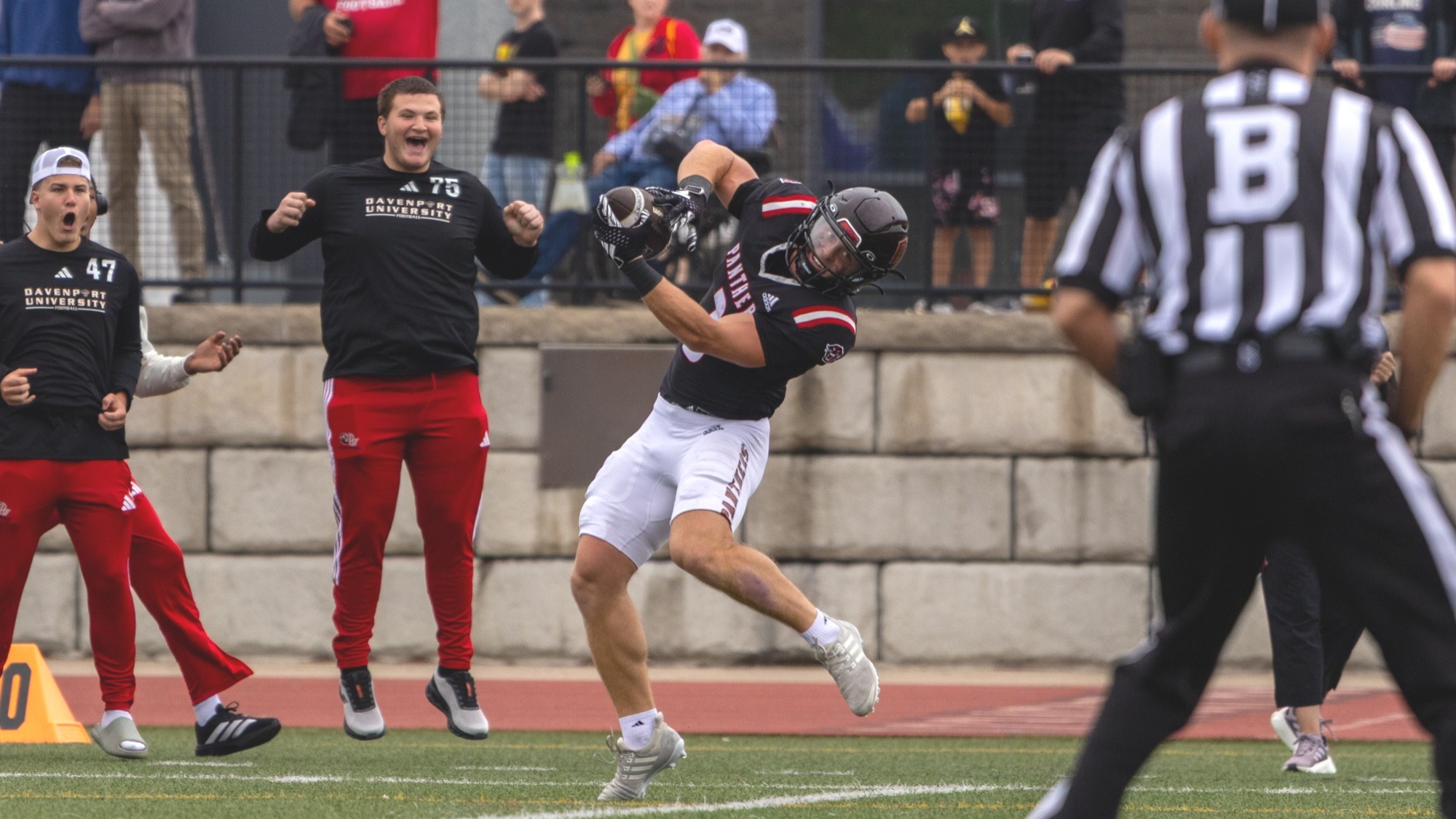 Mac VandenHout TD catch