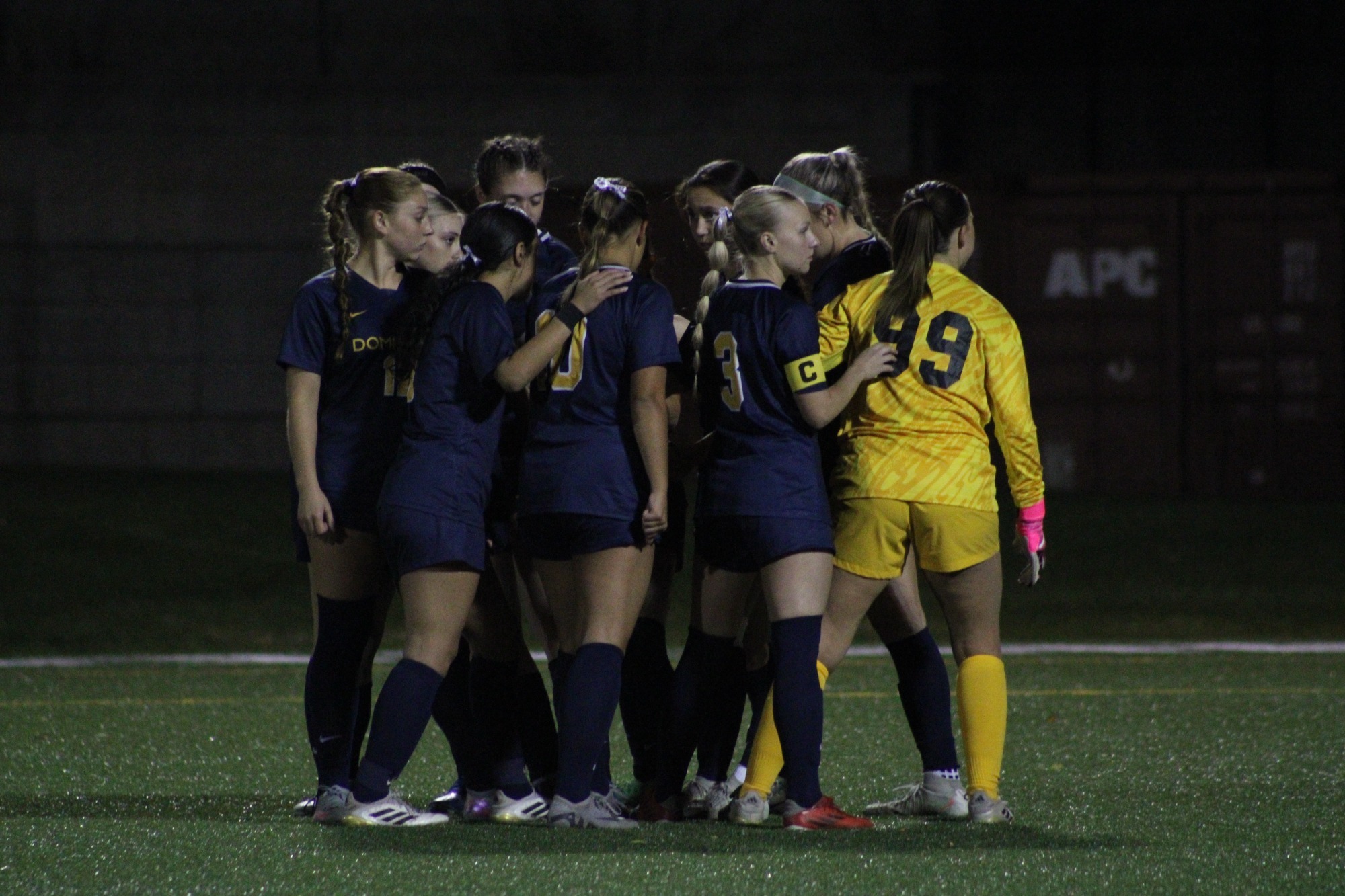 Wsoc Starter huddle