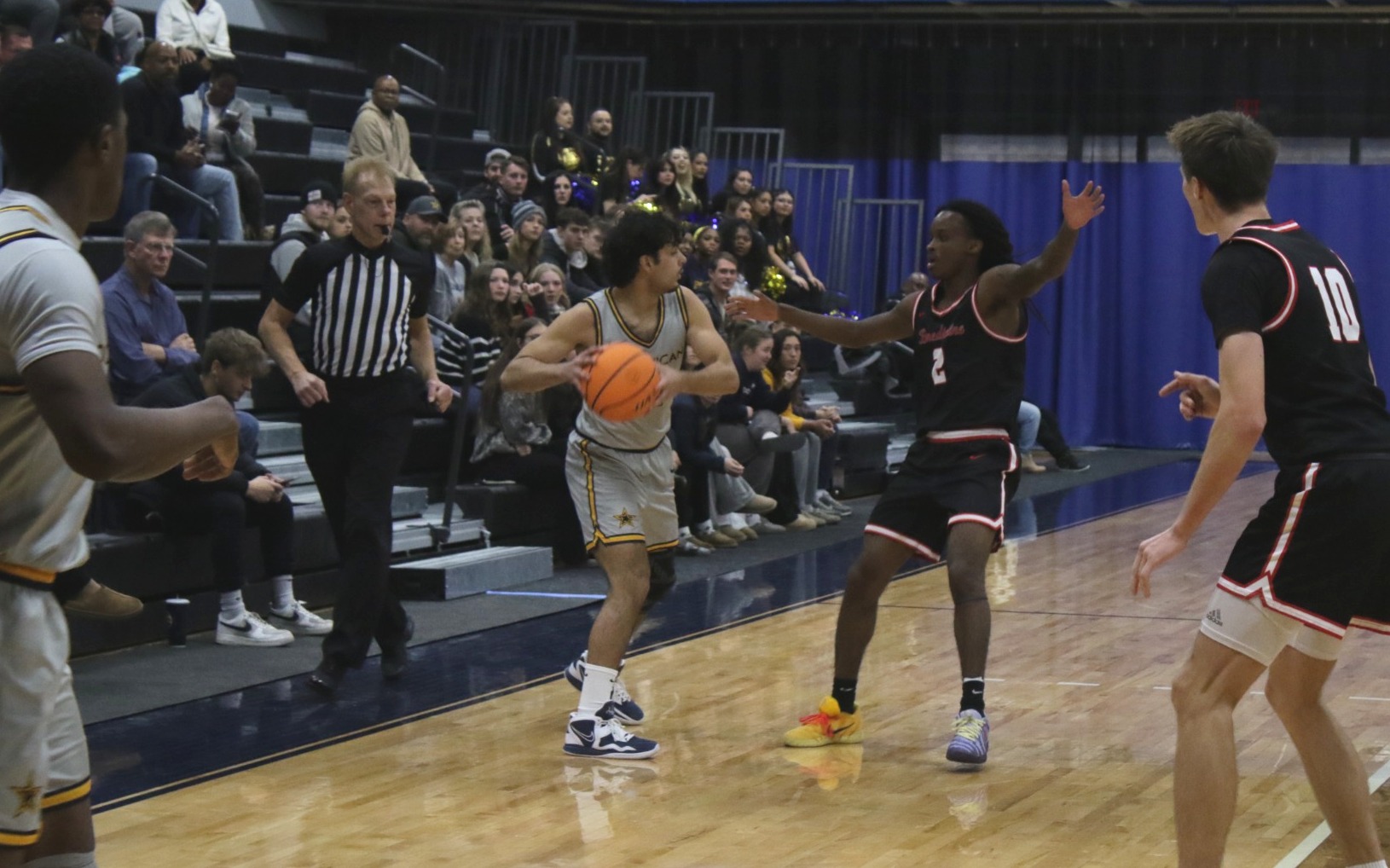 Fernandez with the Ball