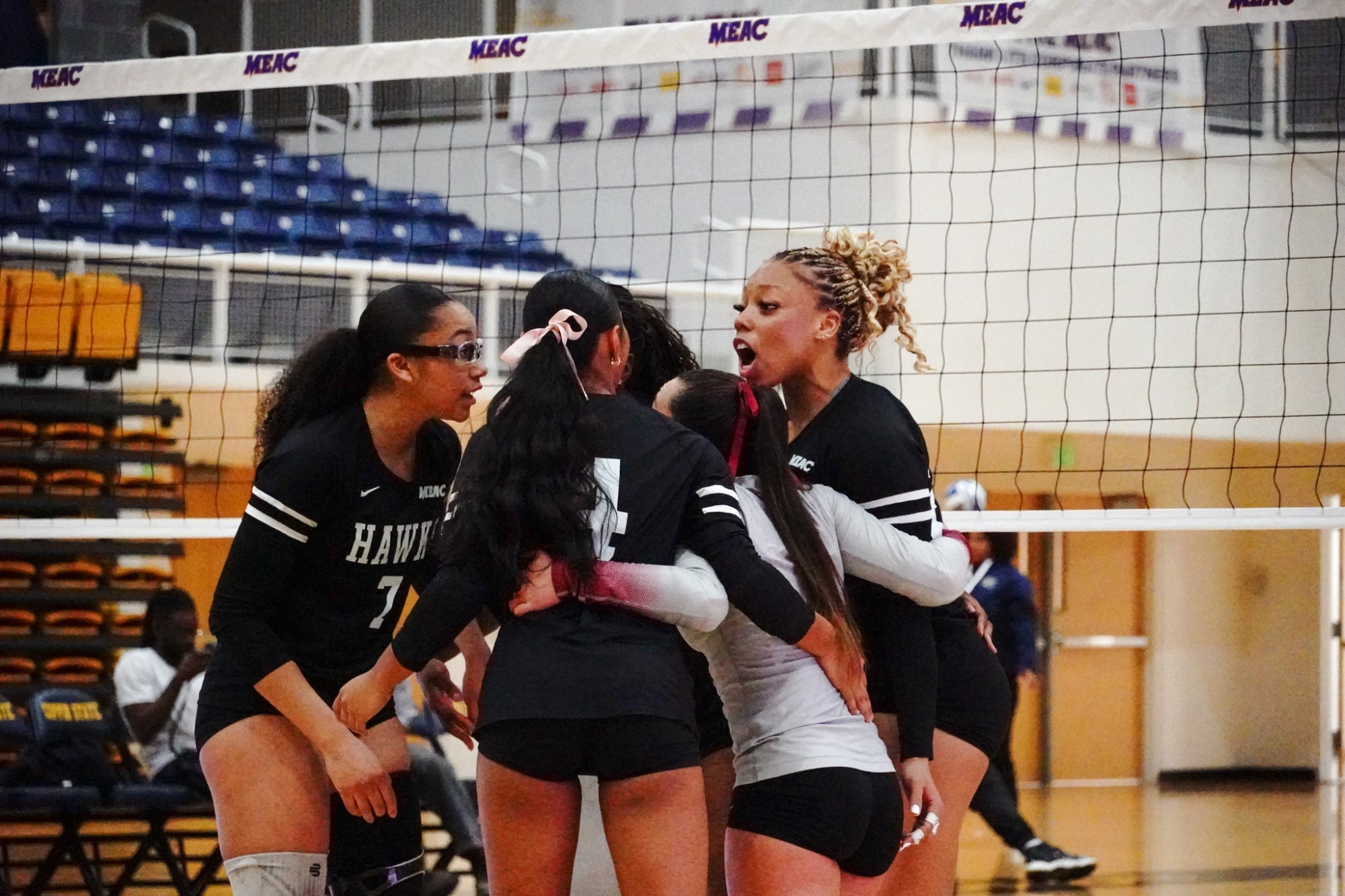 Hawk huddle vs Howard