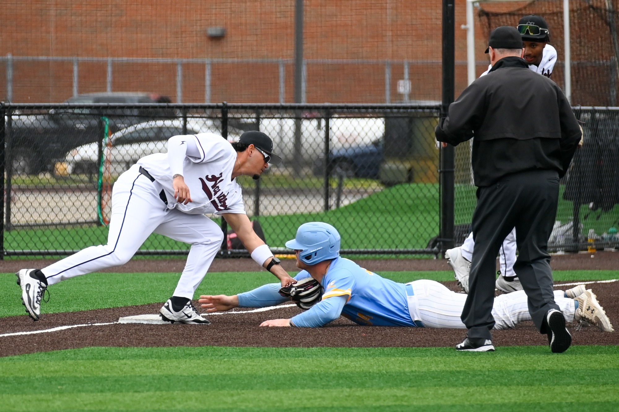 Clausell tags out an LIU runner