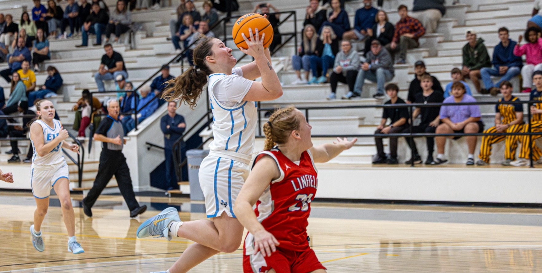 wbb-25-tw-linfield-keith
