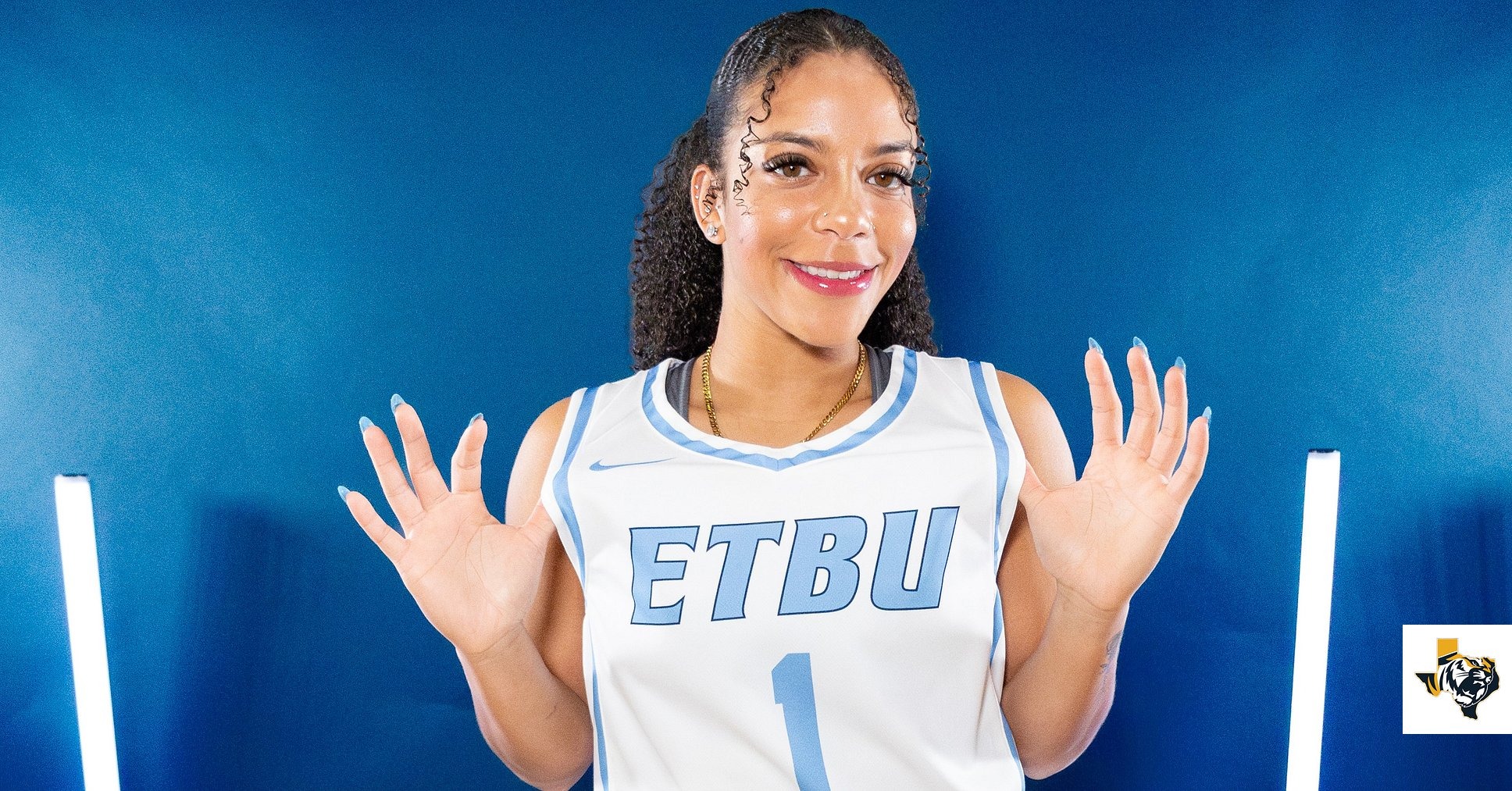 wbb-25-feature-hicks