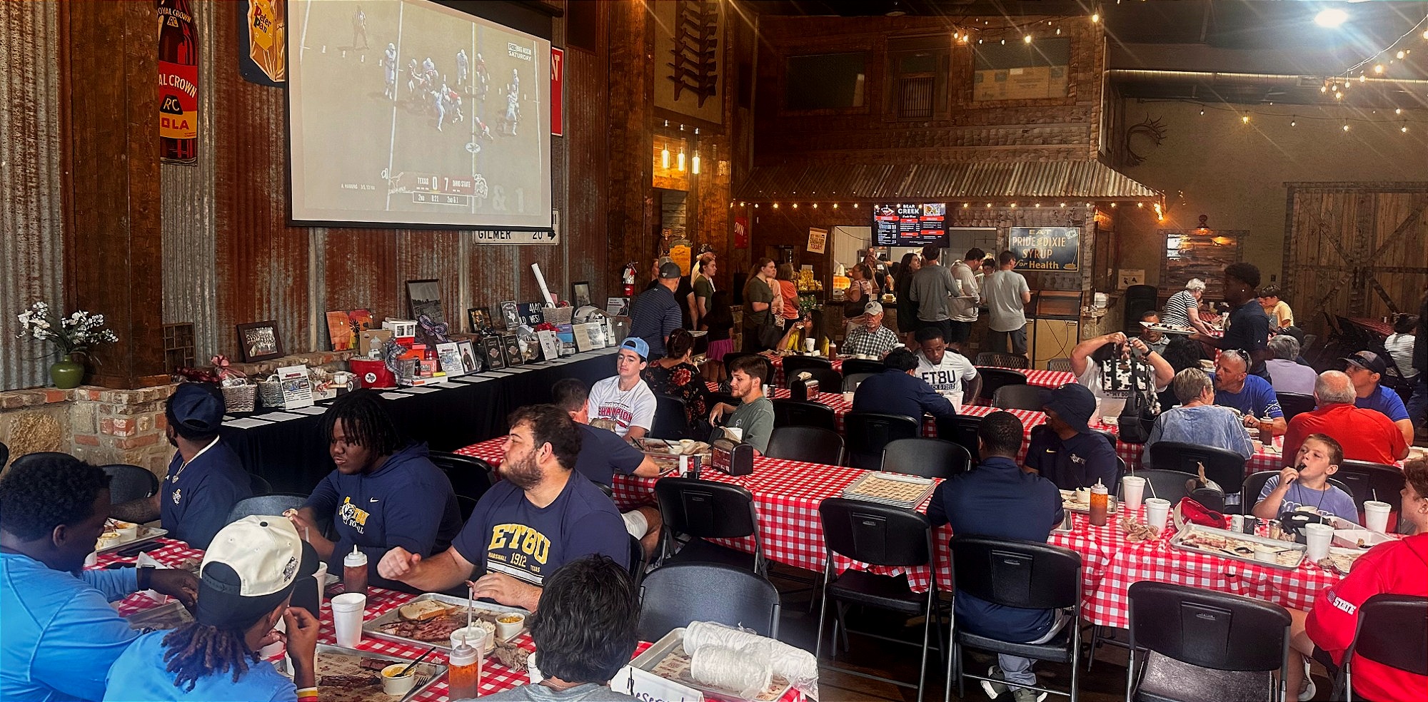 bearcreek-coaches-show-pic