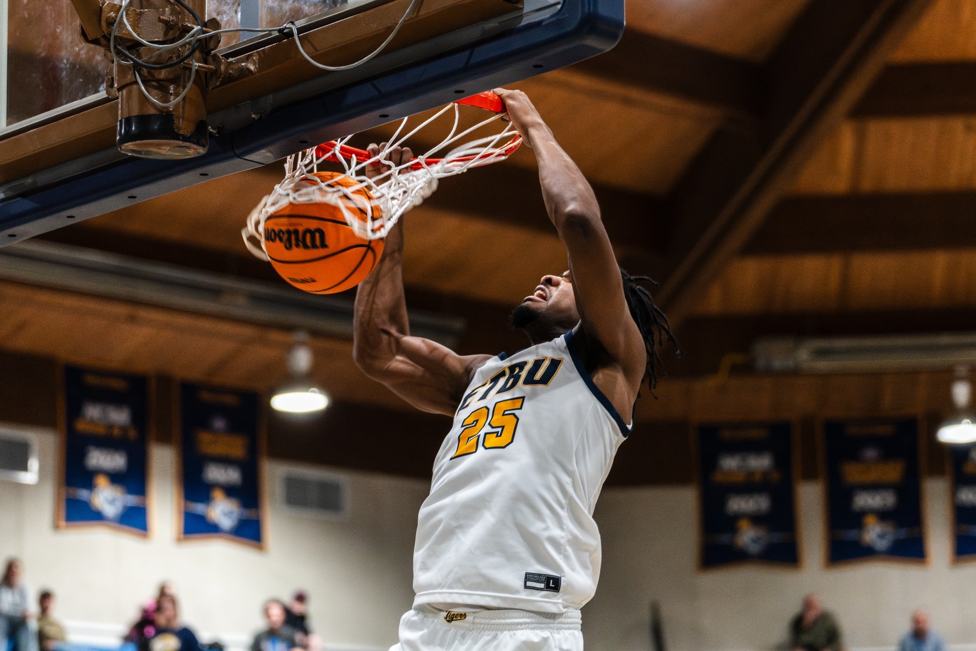 MBB Win Picture vs HPU
