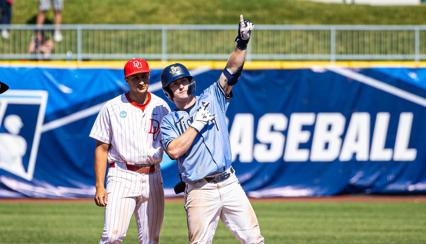bb-26-tw-ncaa-g1-denison