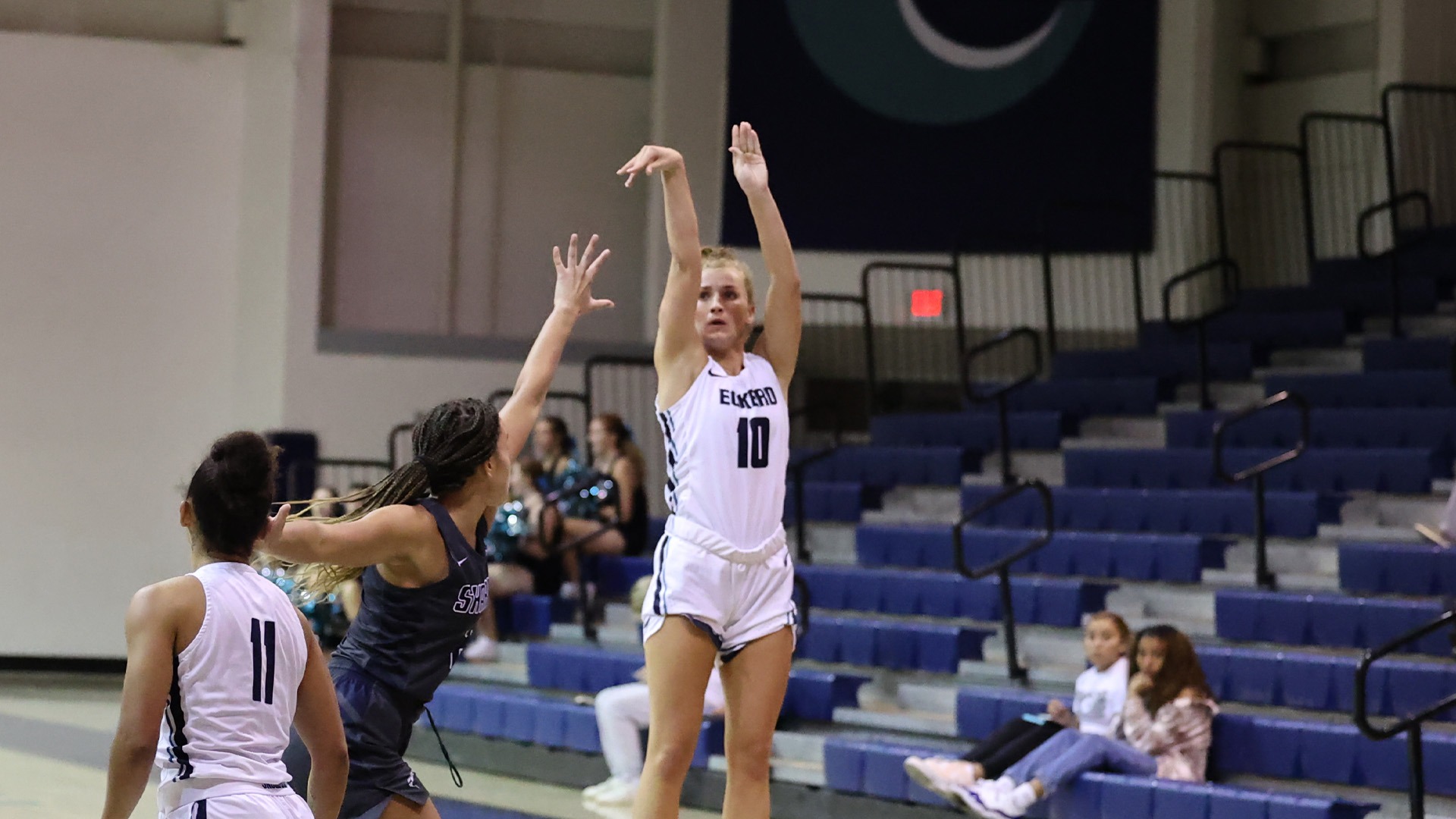 Scales' Third Quarter Run Lifts No. 5 Tritons Over Greyhounds Eckerd