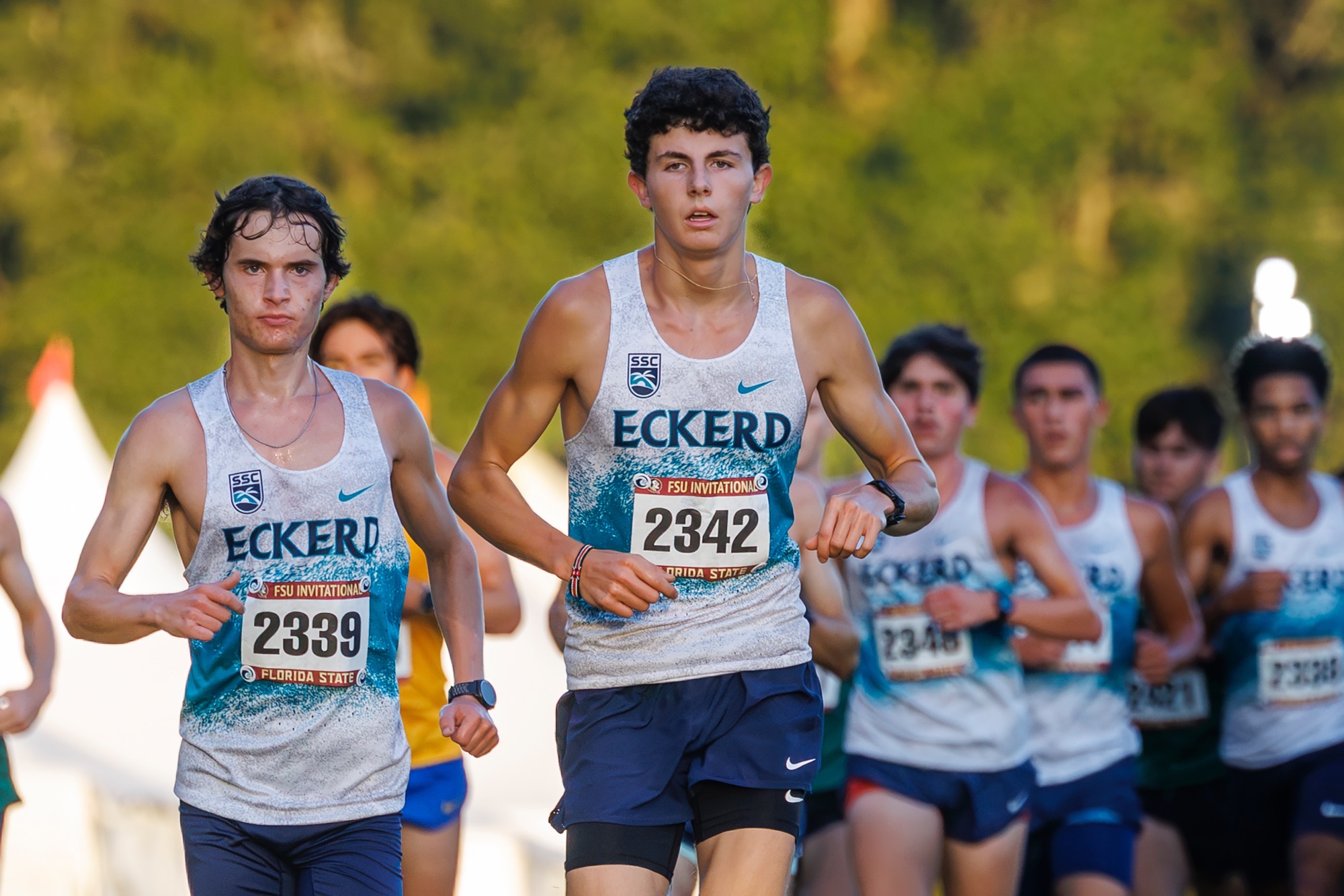 players running in race