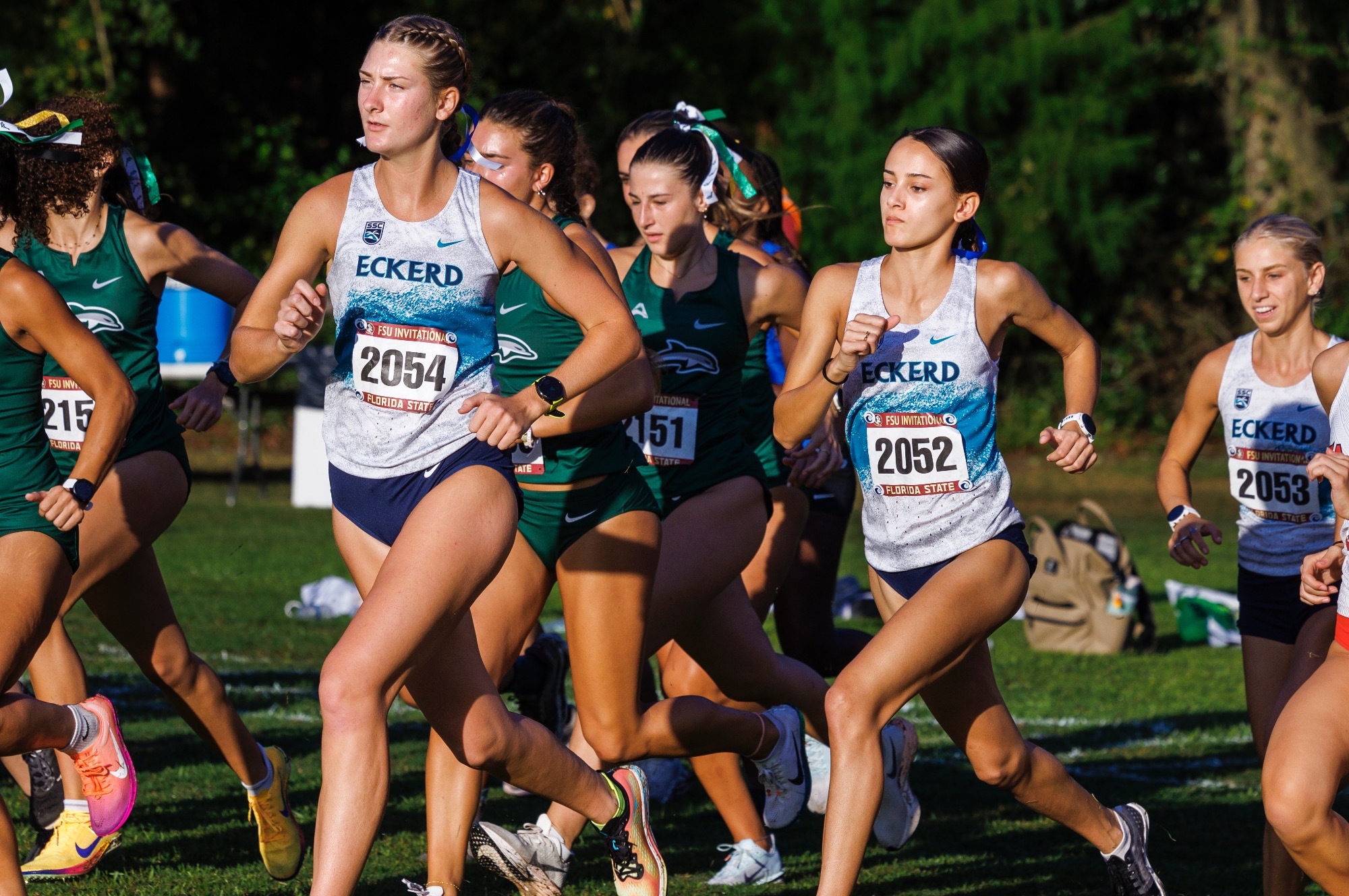 players running race