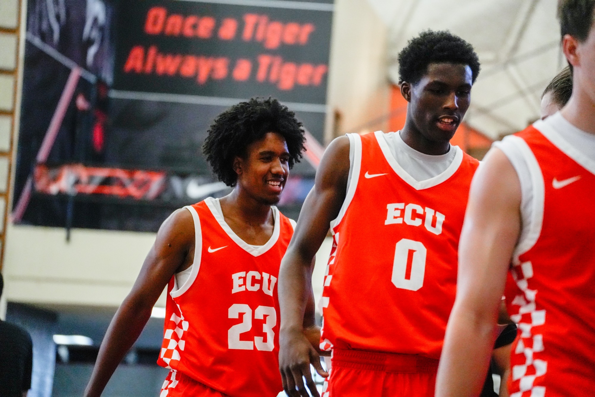 Men’s Basketball Outlast UTD, Extends Win Streak to Four