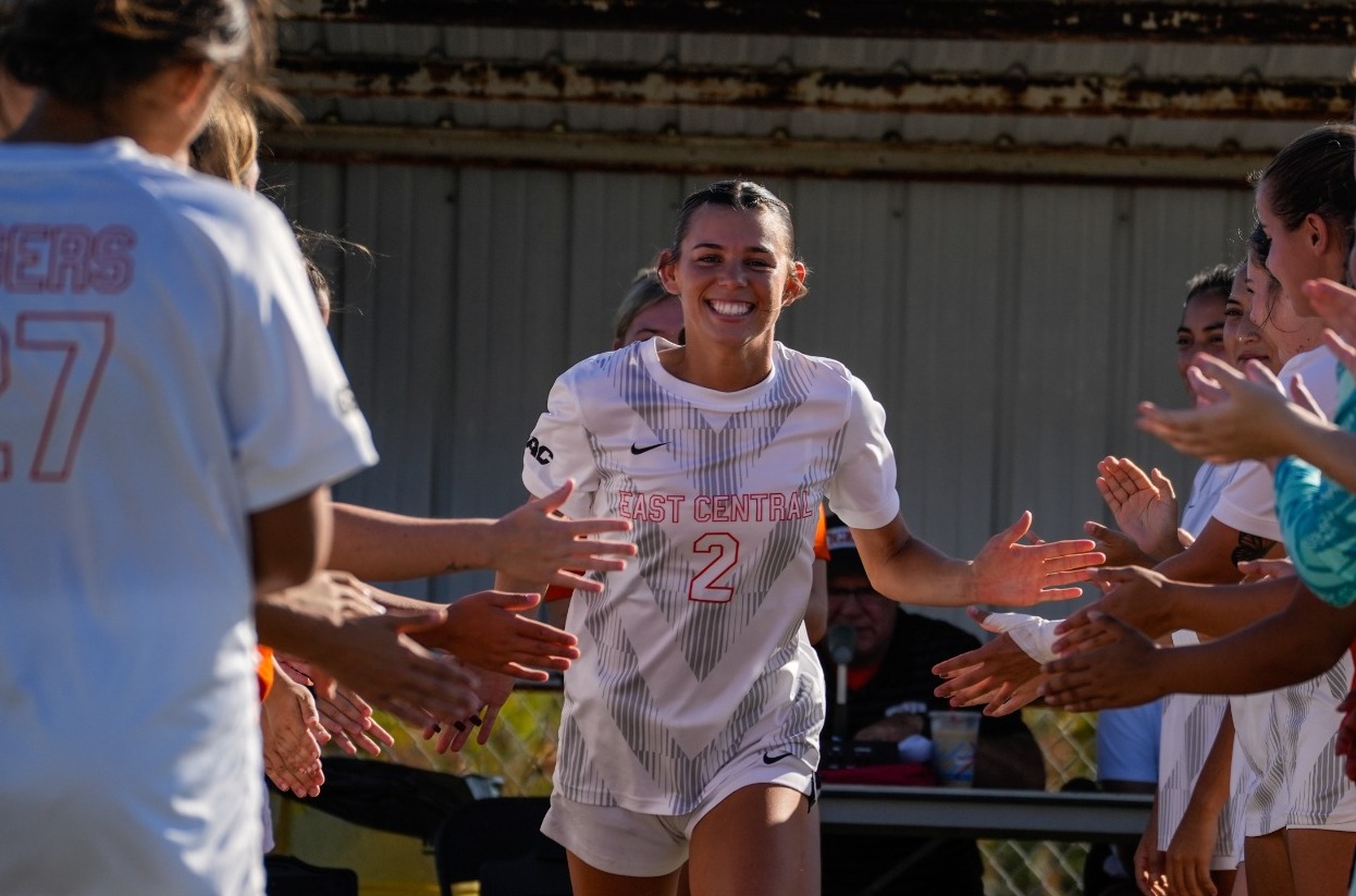 Soccer Concludes 2025 Season at Home