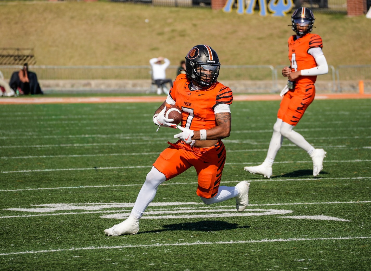 Football’s Late Rally Not Enough in 45-35 Defeat at Henderson 