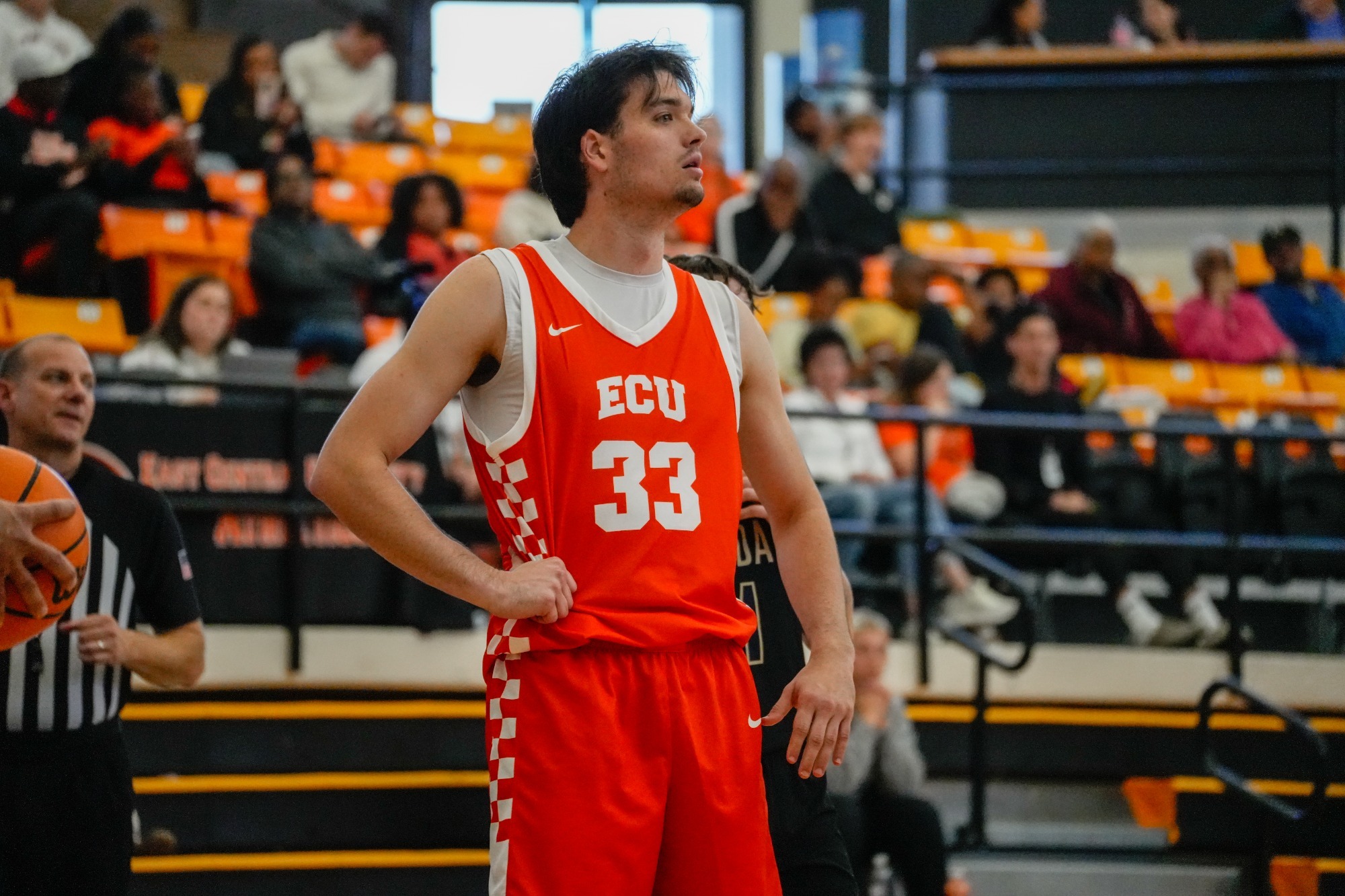 Men’s Basketball Falls Behind Early, Unable to Recover at Henderson