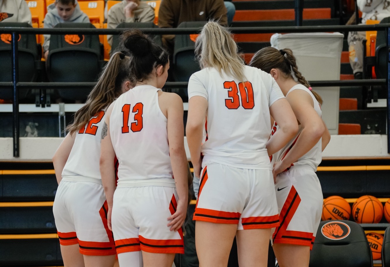 Women’s Basketball Edged by ATU in Final Seconds