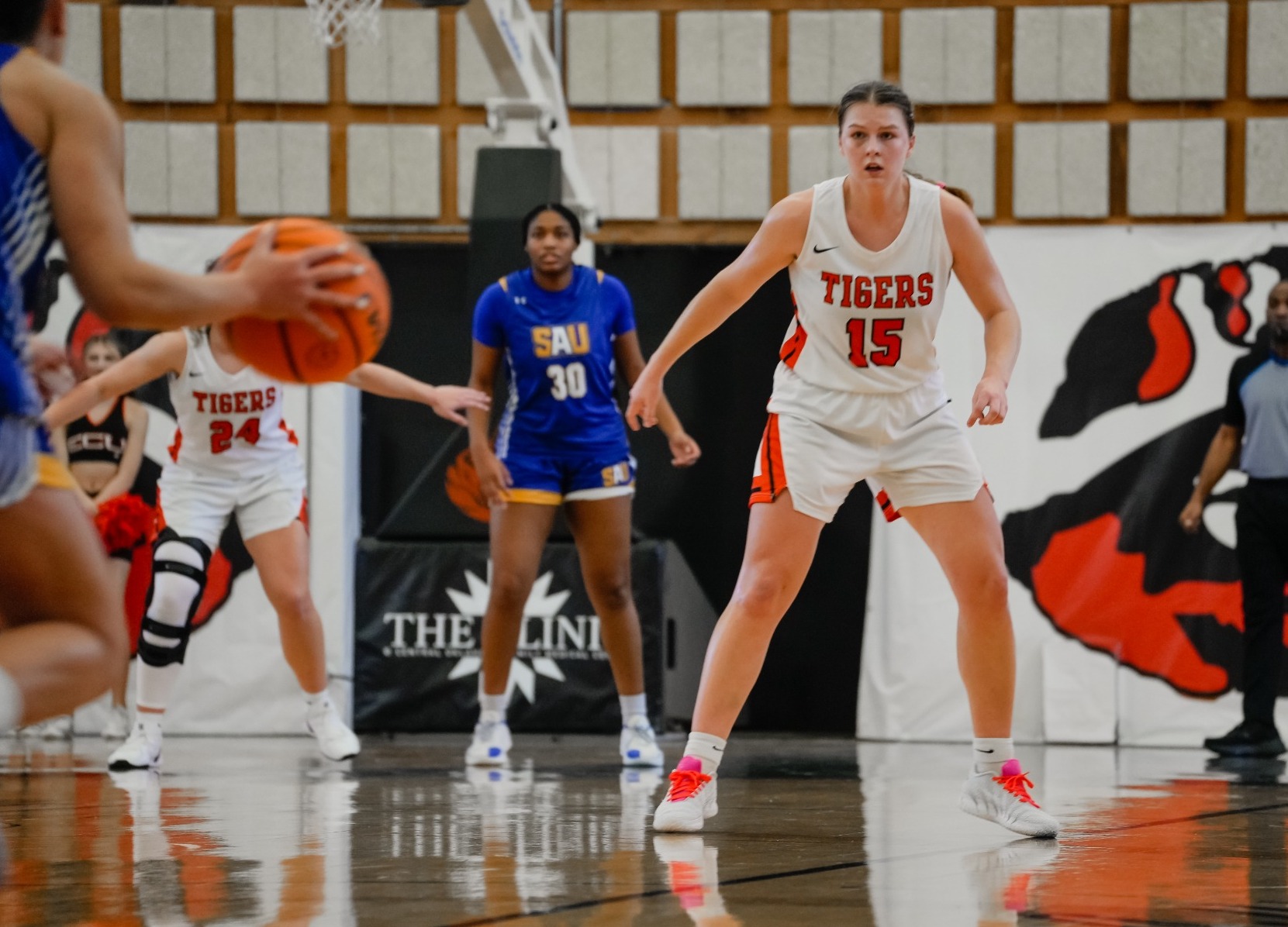 Women’s Basketball Completes Series Sweep Over SAU with 60-57 Road Win