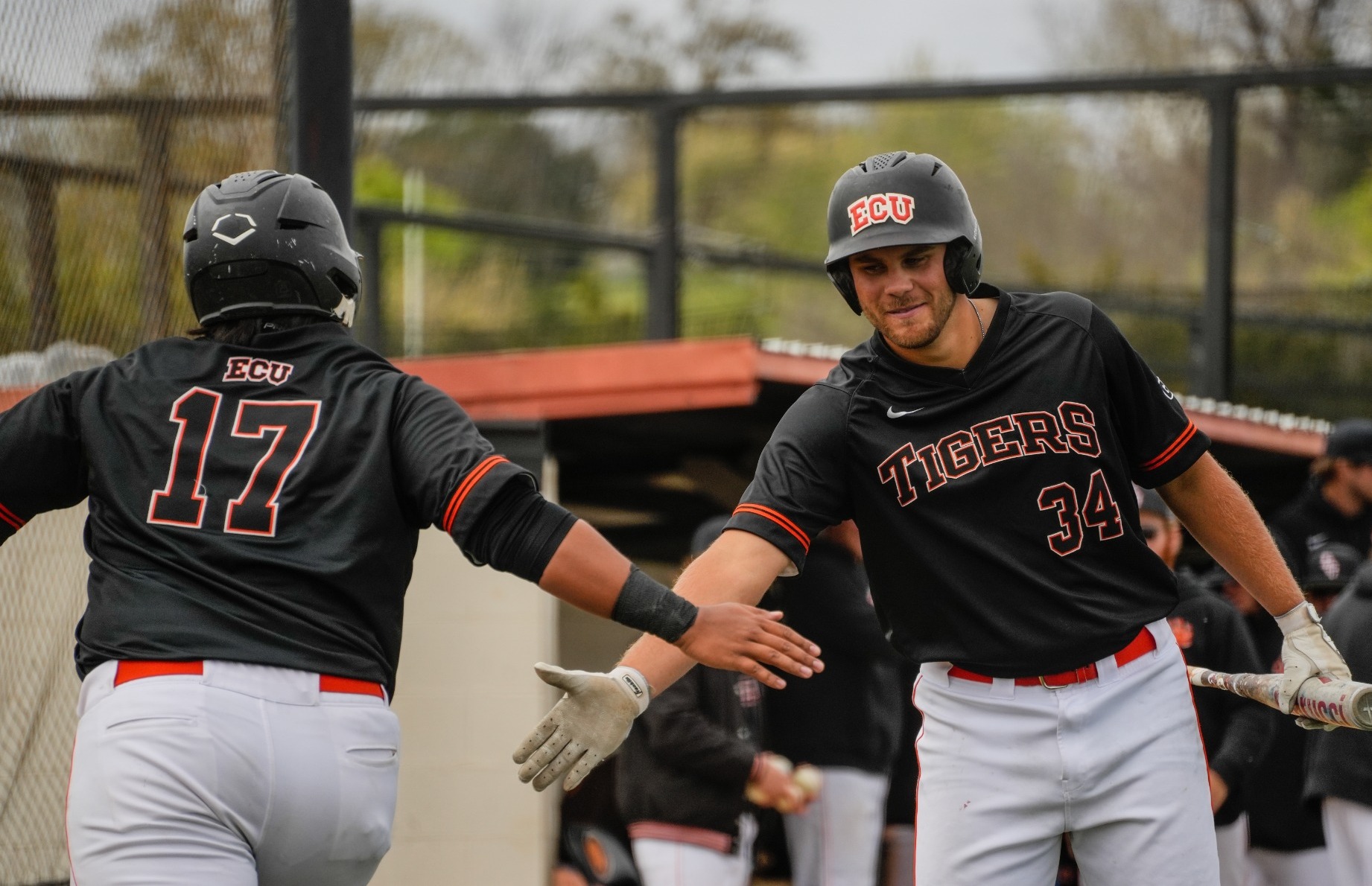 Baseball Powers Past SNU in 16-13 Series Opener