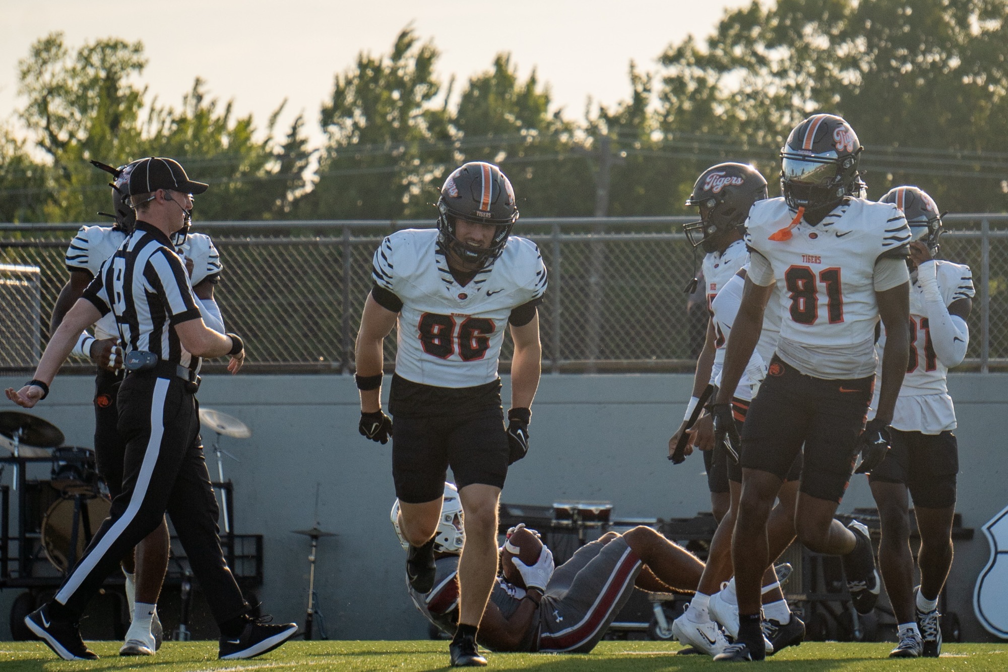 Football Earns Third Straight Win with 35-24 Victory at SNU