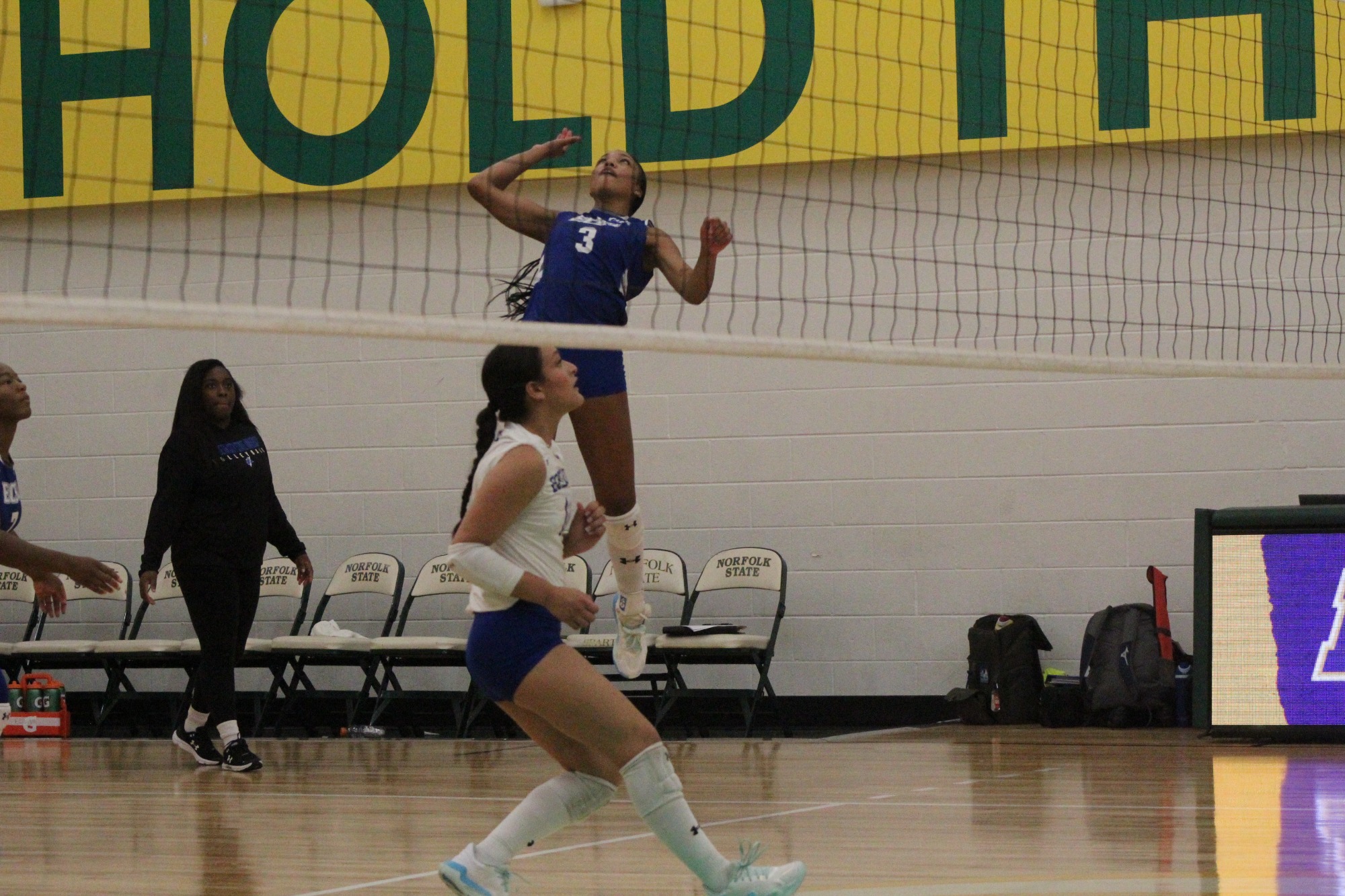 The Elizabeth City State Vikings faced the Norfolk State Spartans. 
