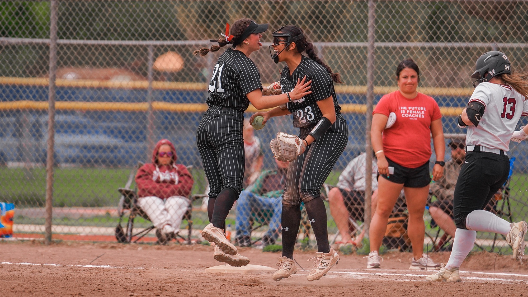 Chloe McLaughlin, Ariana Macias