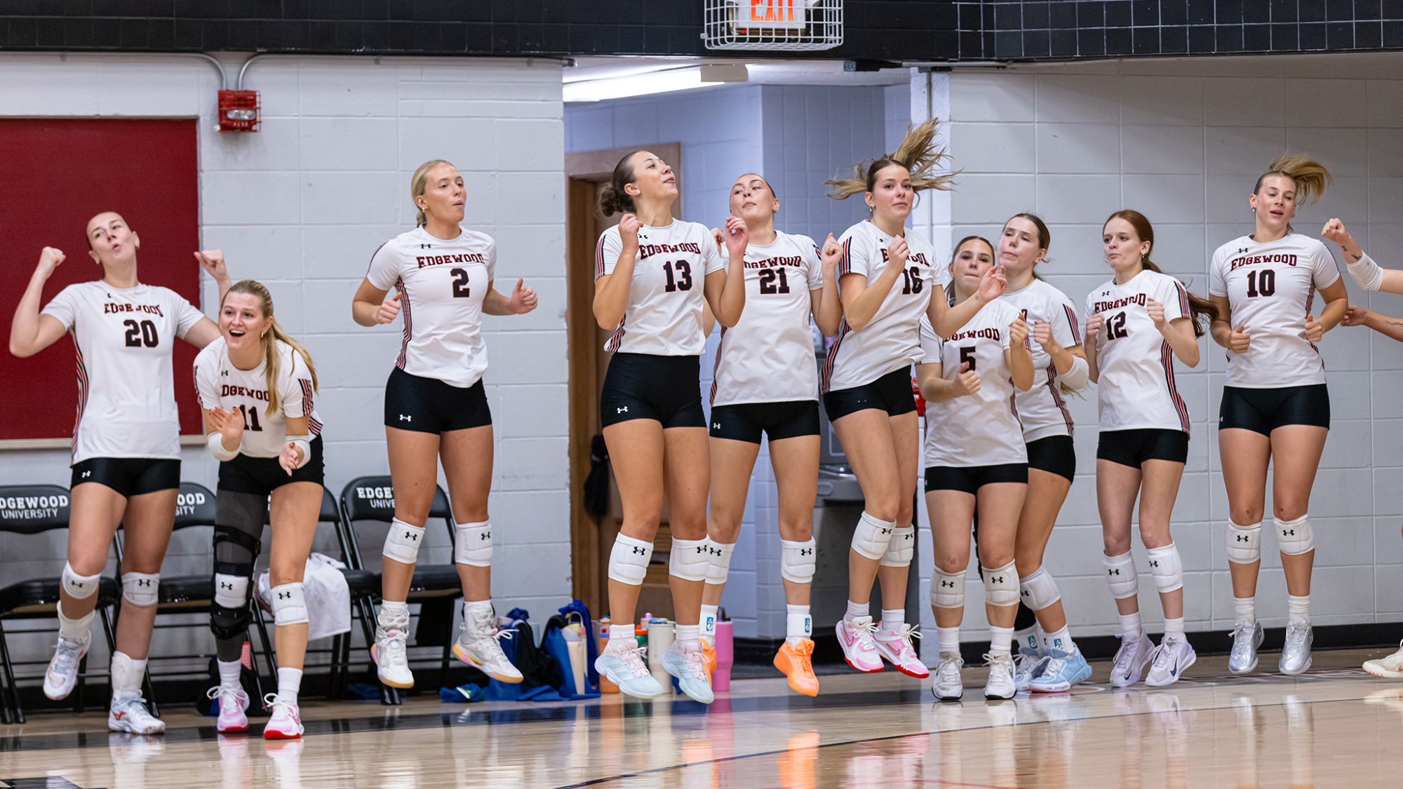 Women's Volleyball vs. Carthage (Steve Gotter, 9/15/26)