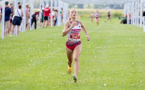 Madeline Hammond crosses the finish line at 2026 Doug Watts