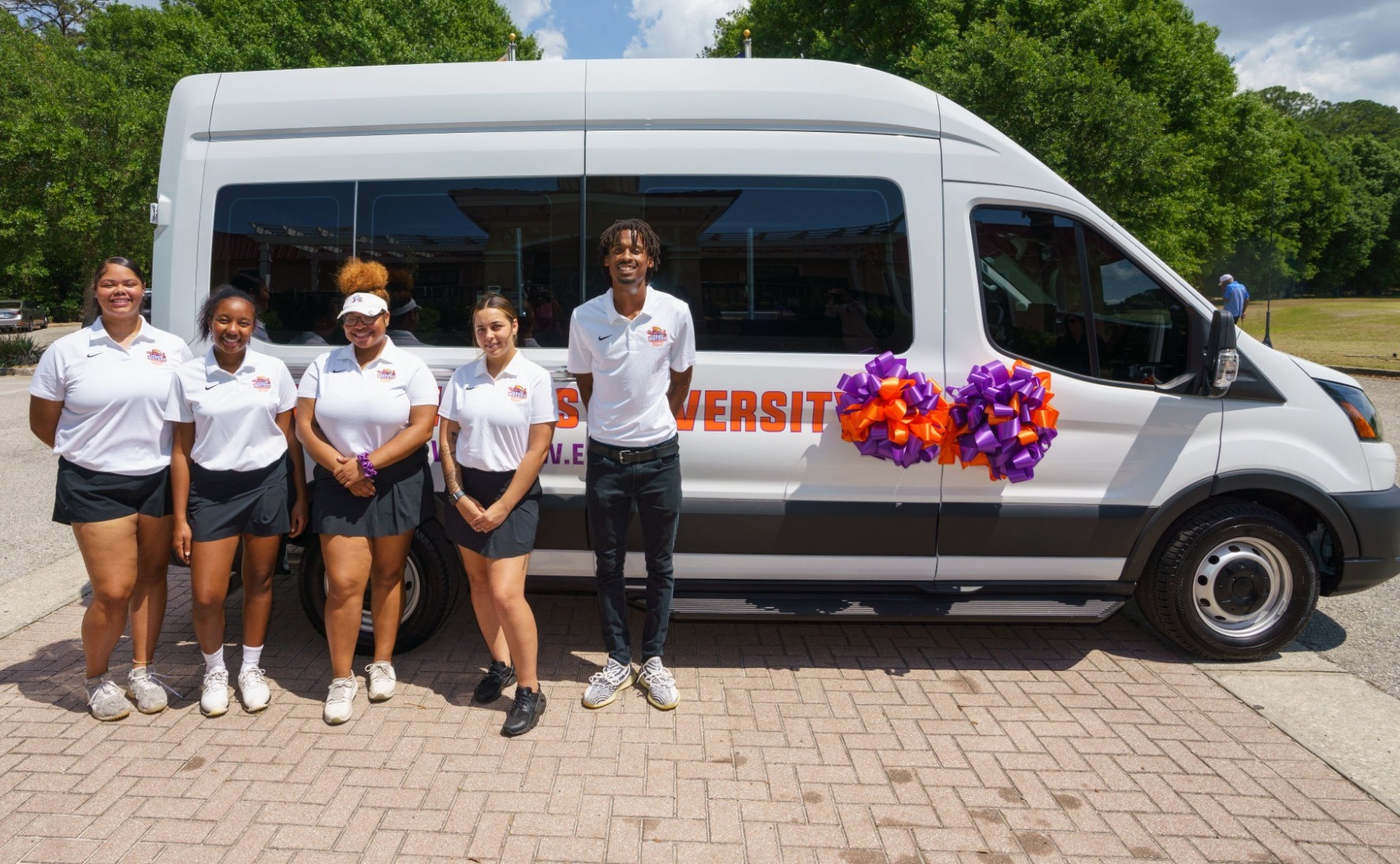 Women's Golf Receives Van