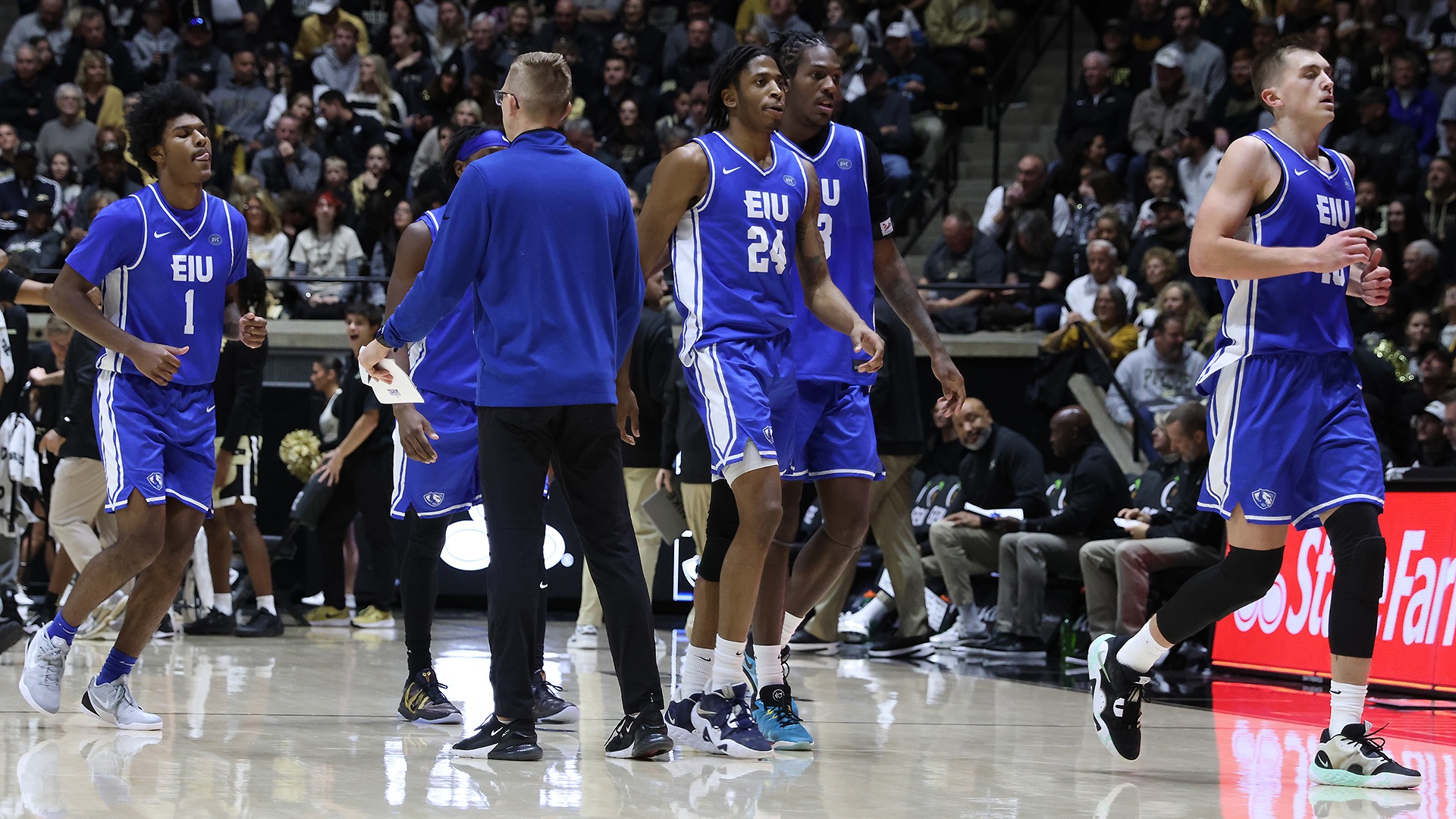 Men's Basketball Team Run Off 2026 at Purdue