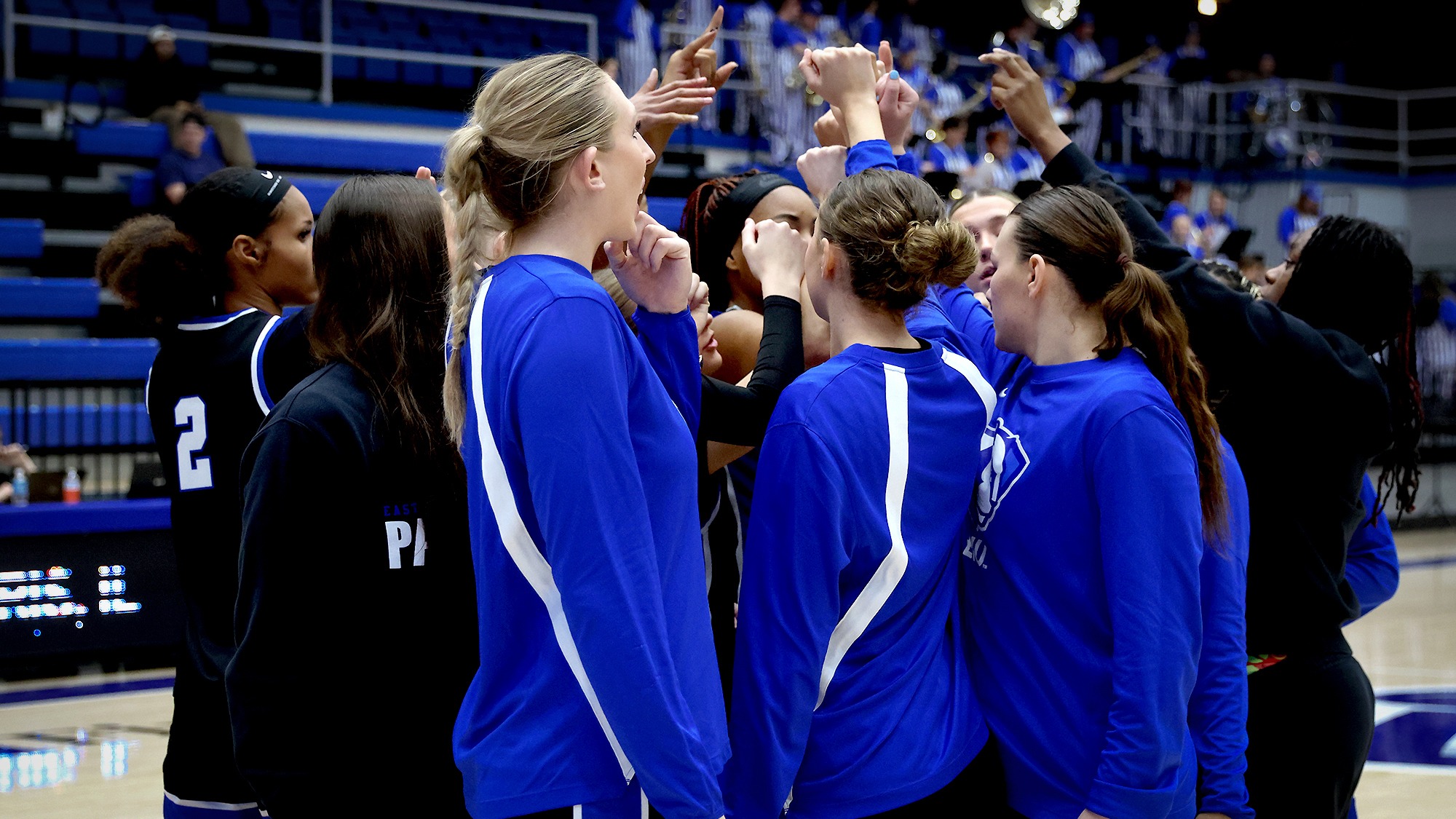 EIU WBB Team Huddle vs WIU 2026