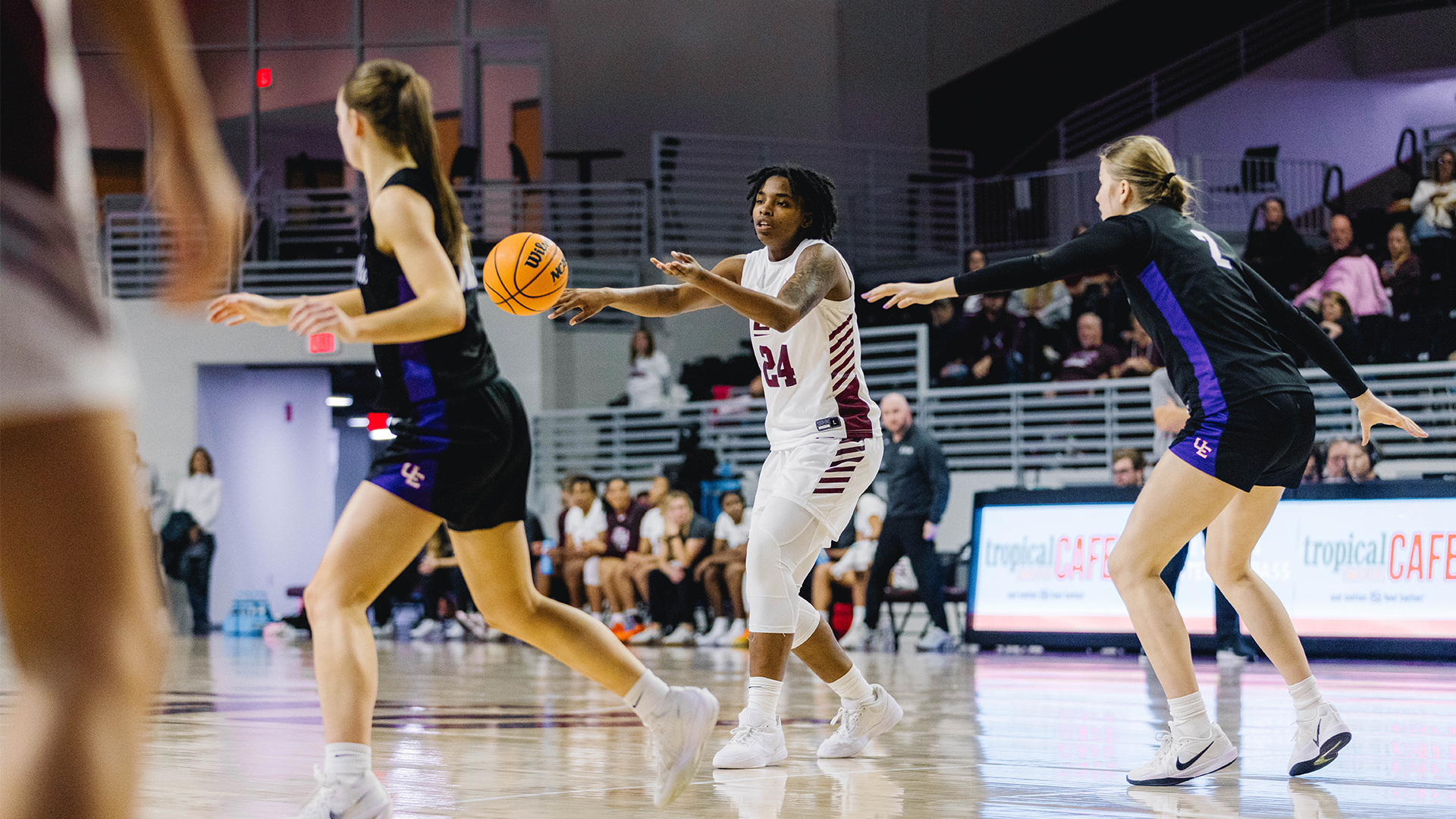 112825 Kailani Lindsey vs. Evansville