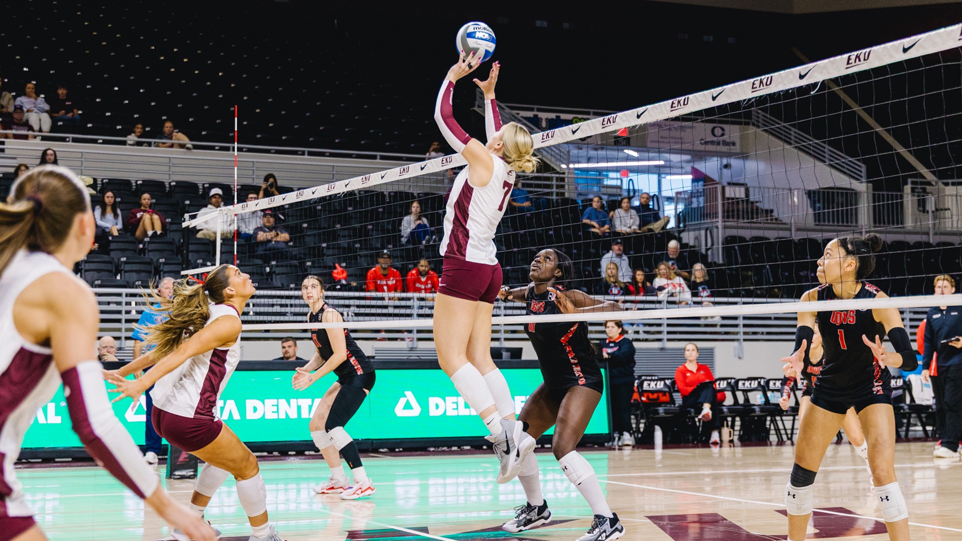 Emilee Hill sets the ball against Austin Peay