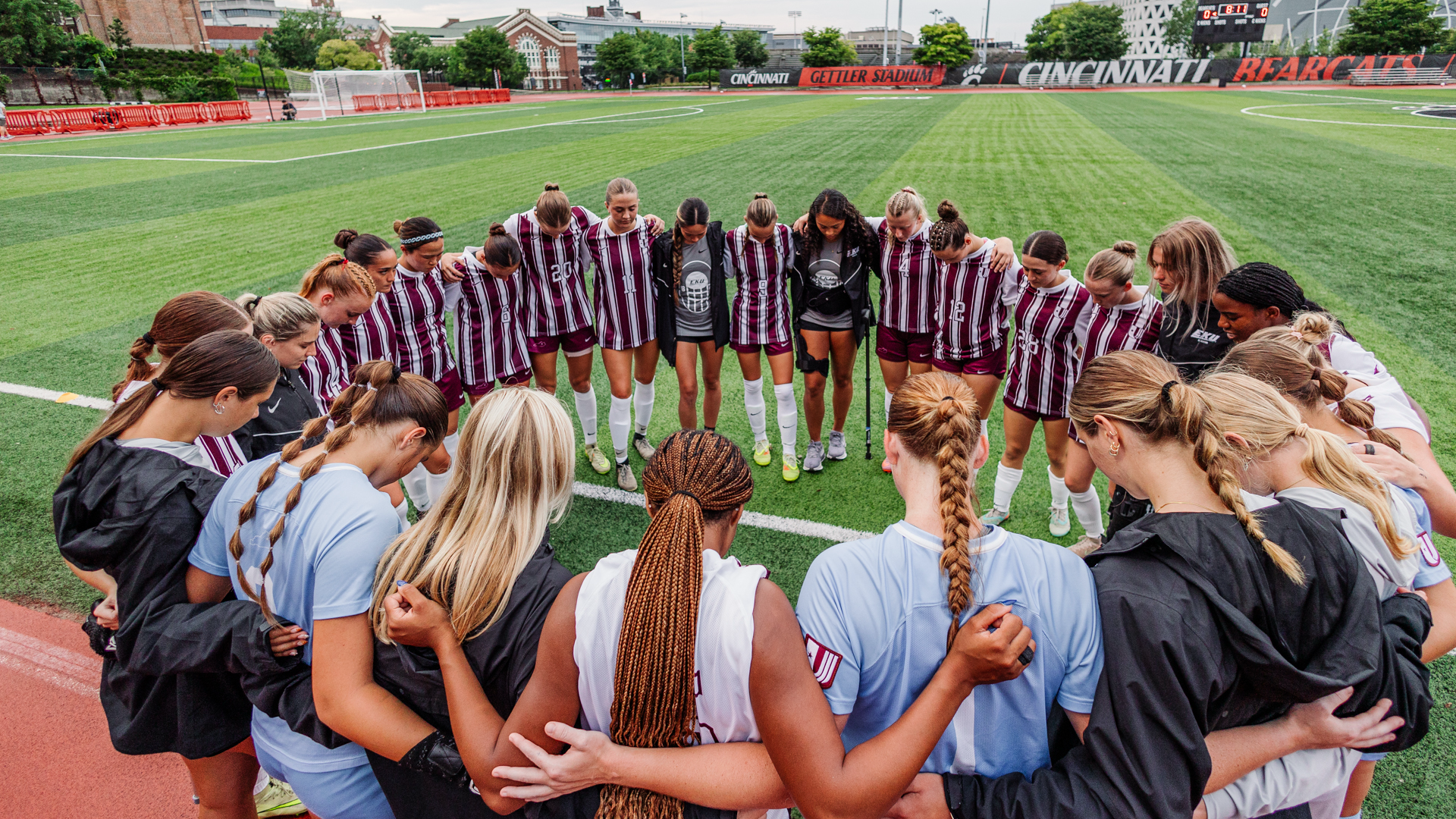 Soccer team photo vs Cincinnati