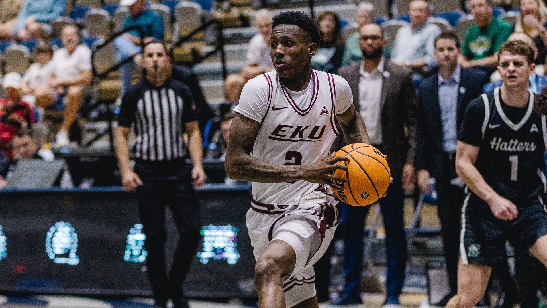 Tyler Jackson drives against Stetson