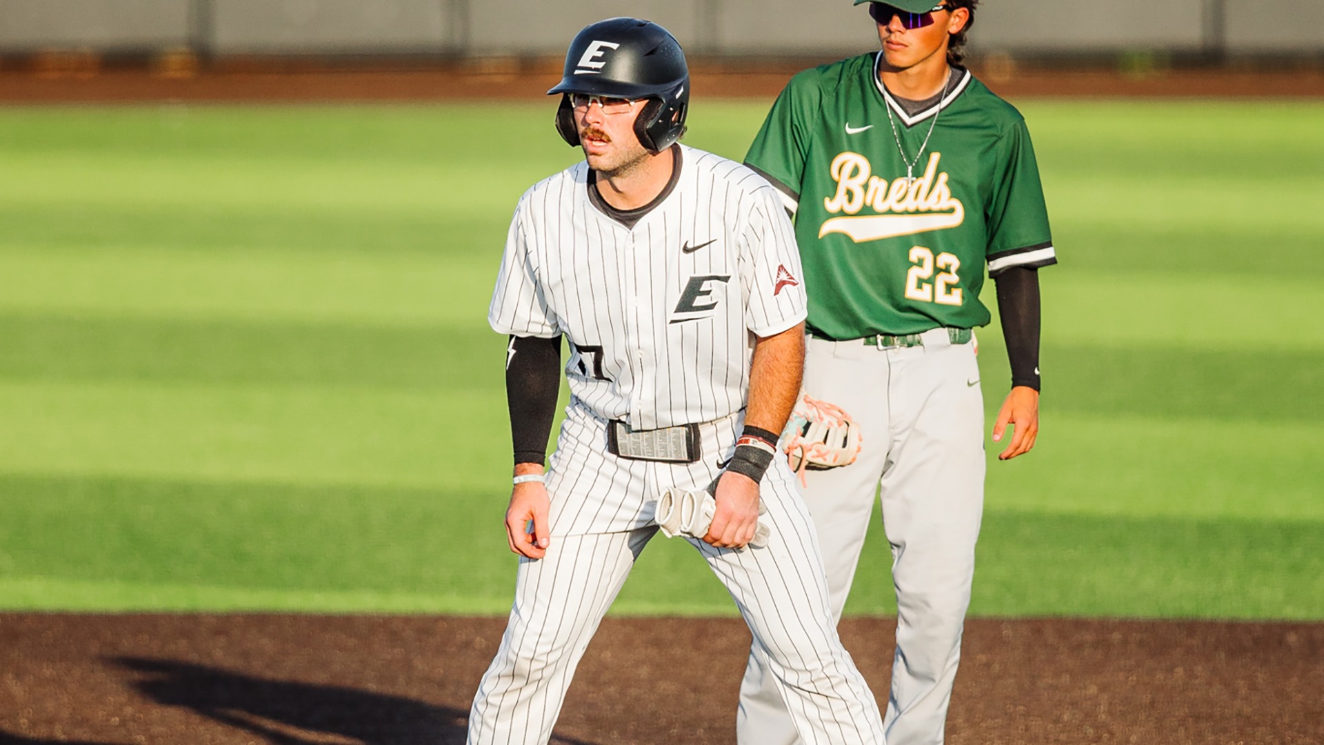 Boone Shevey takes a lead off first base against Kentucky State
