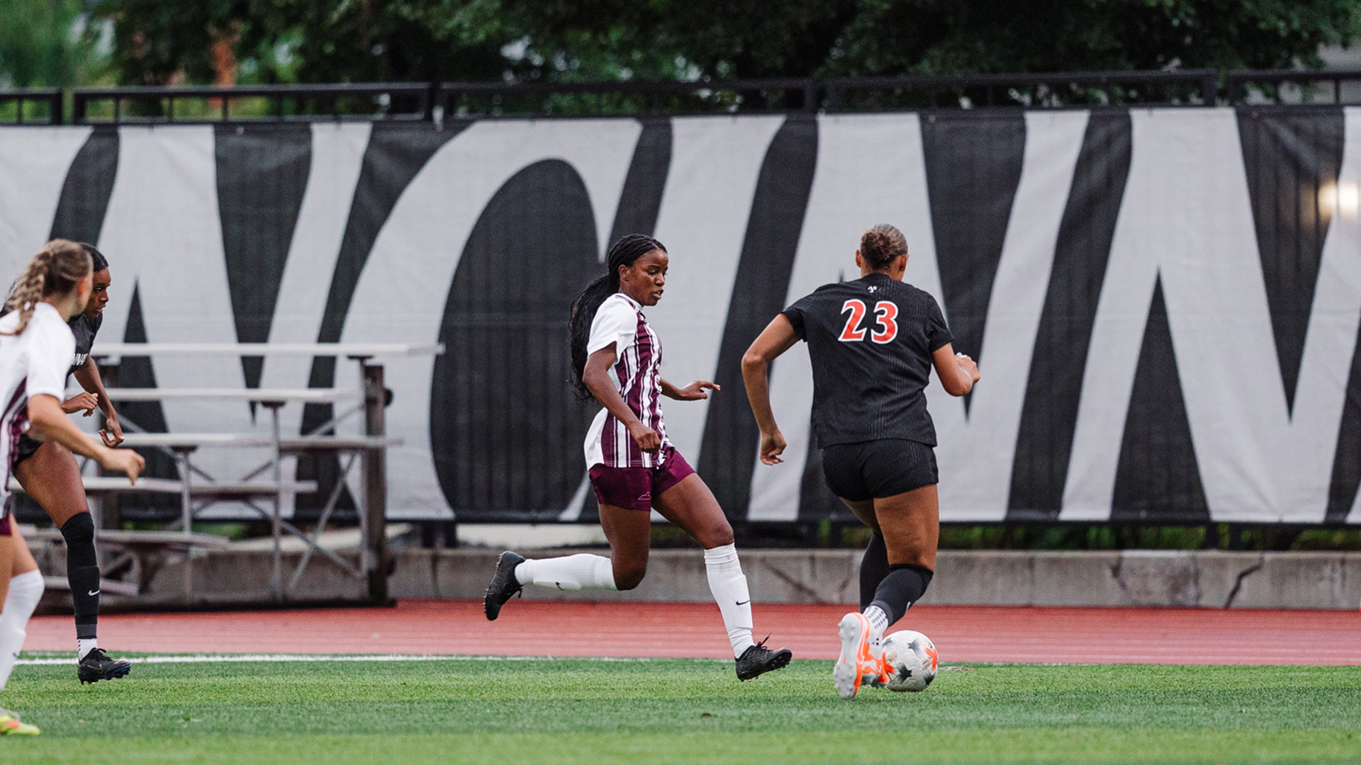 Senior Rachel Robinson passing the ball at Cincinnati