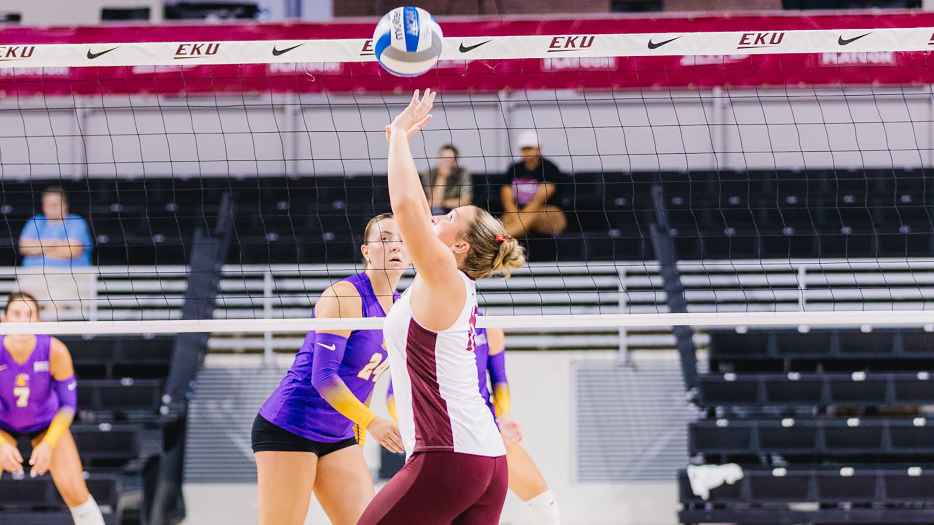 Cooper Abney sets the ball against Tennessee Tech