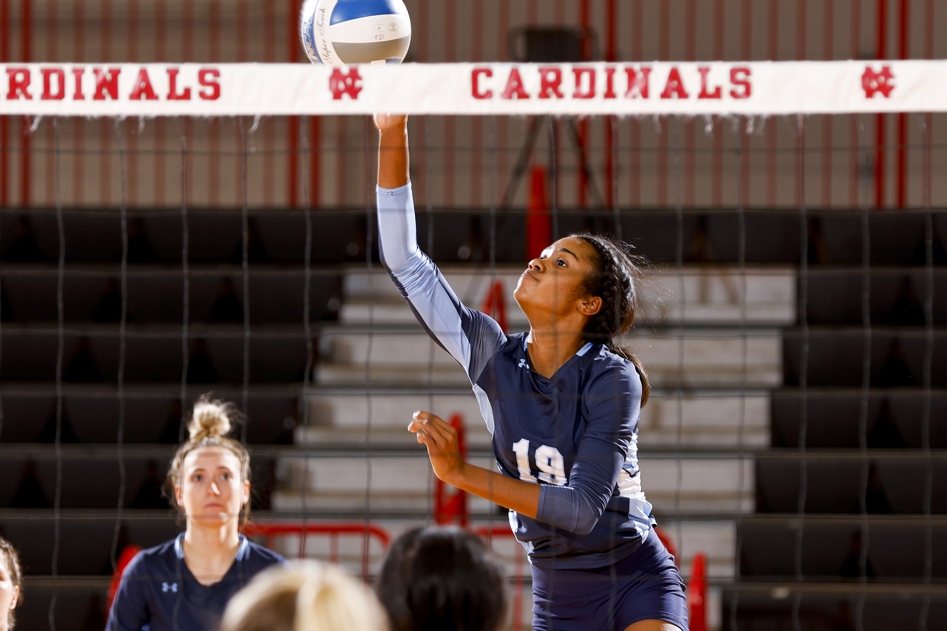 Volleyball Takes Two Matches Over Lake Forest, Benedictine Elmhurst
