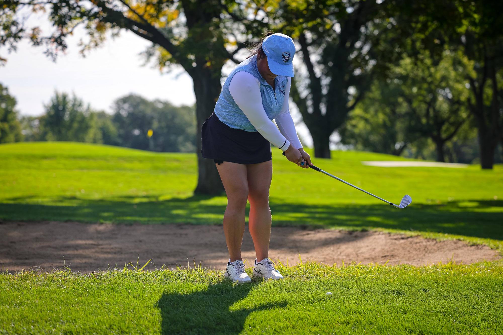 Laine Leonard of Elmhurst University women's golf during the Benedictine Fall Invite on 9/10/2025. Photo by Norman Cohen/Elmhurst Athletics.