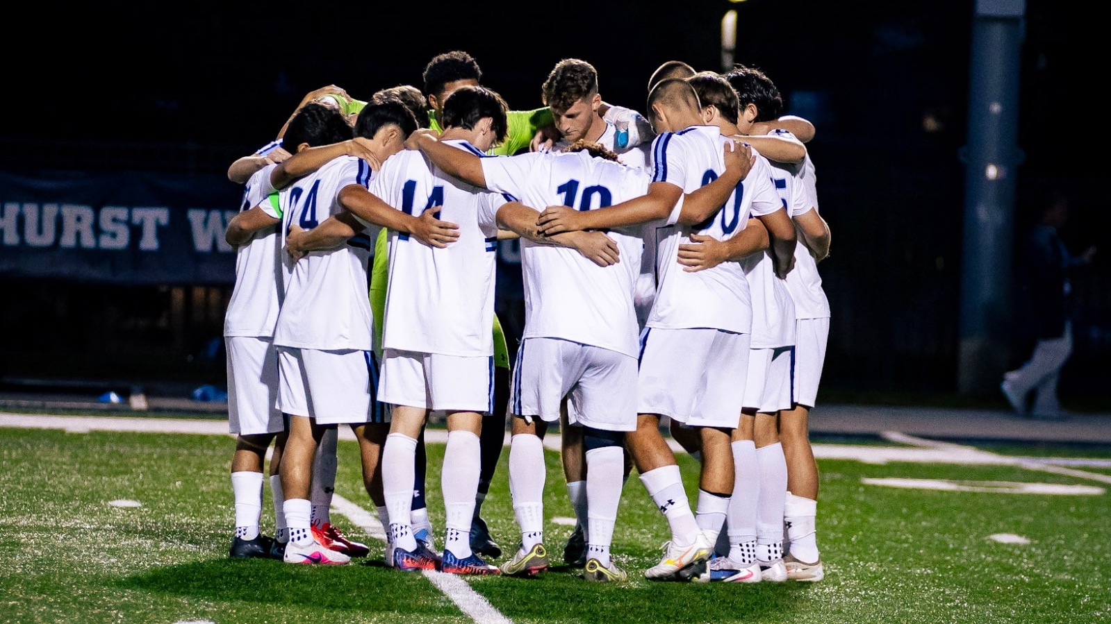 MENS TEAM HUDDLE