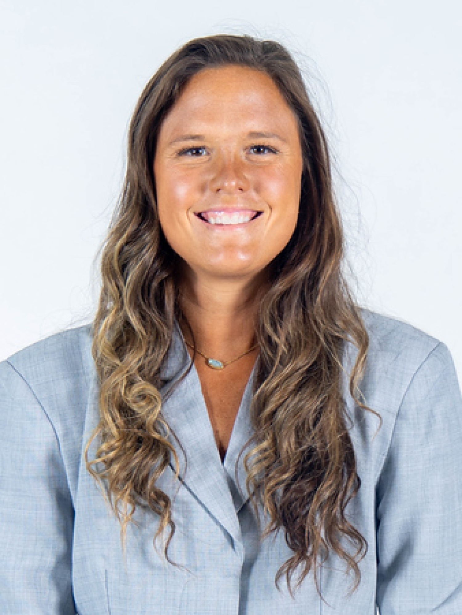 Shelbie Davenport 25-26 Headshot