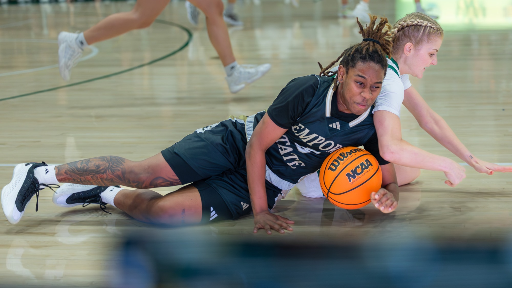 25-26 WBB Reese loose ball at NWMSU