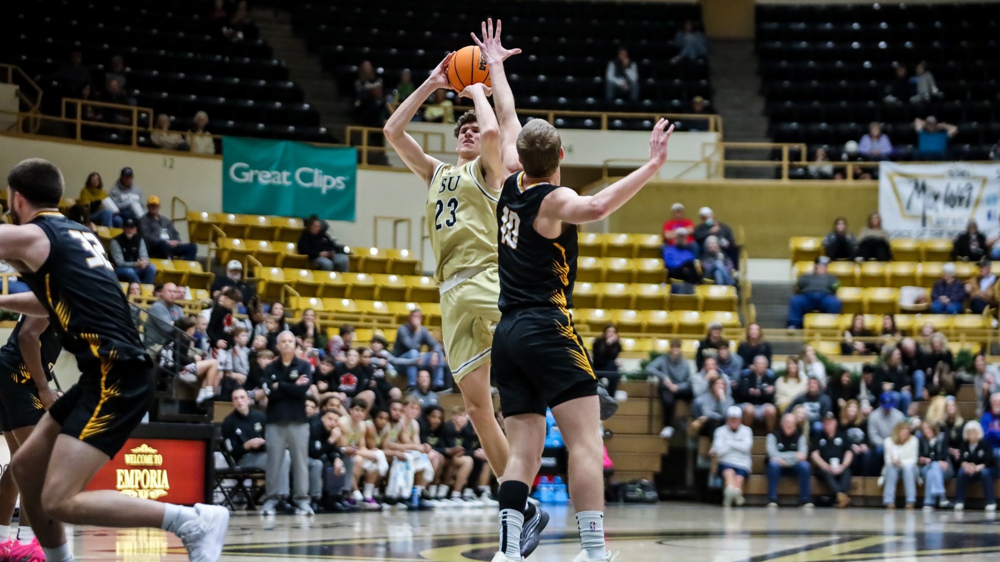 25-26 ESU MBB Chris Harris vs FHSU