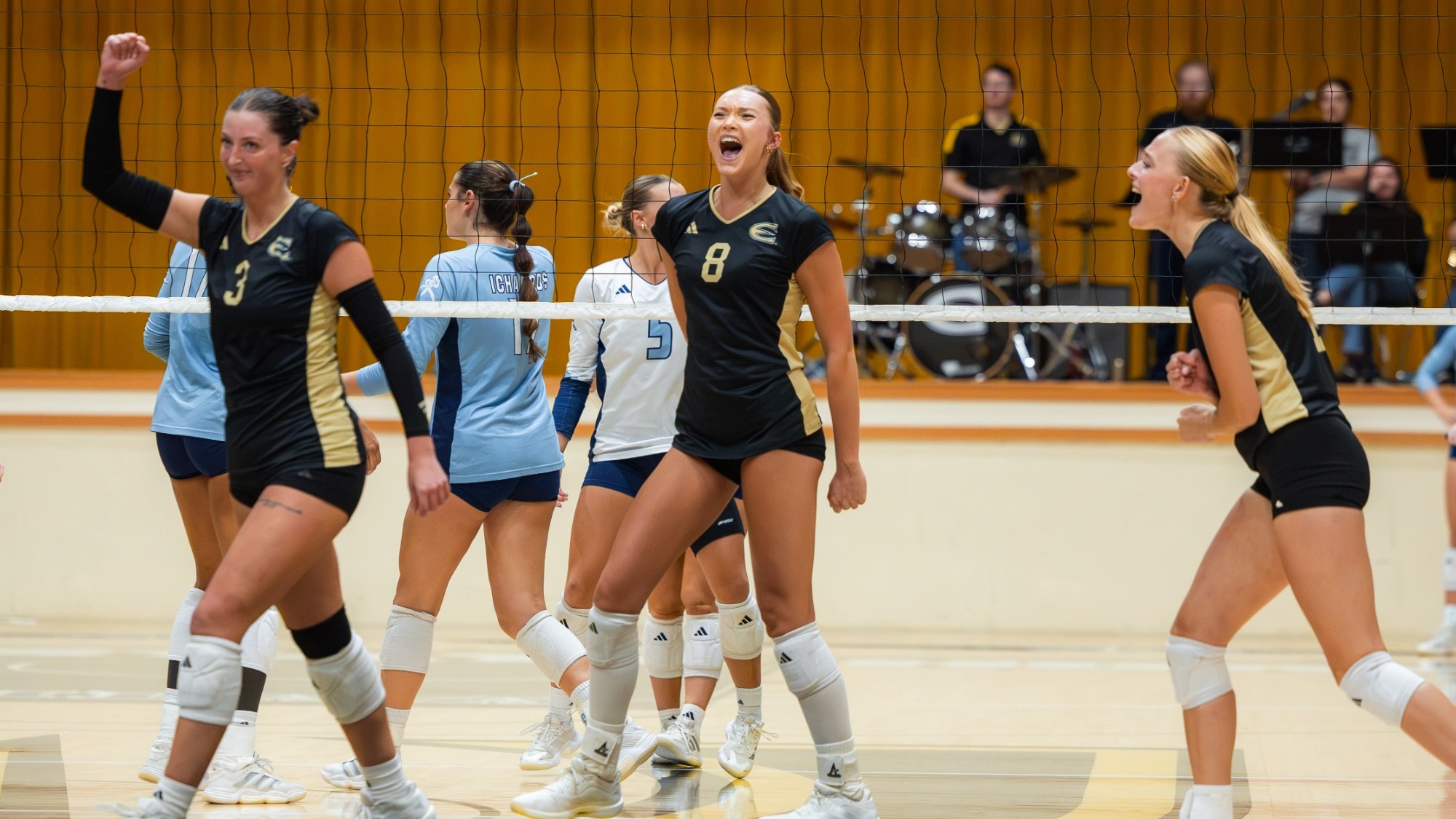 26 ESU VB Hamilton celebrating vs WU