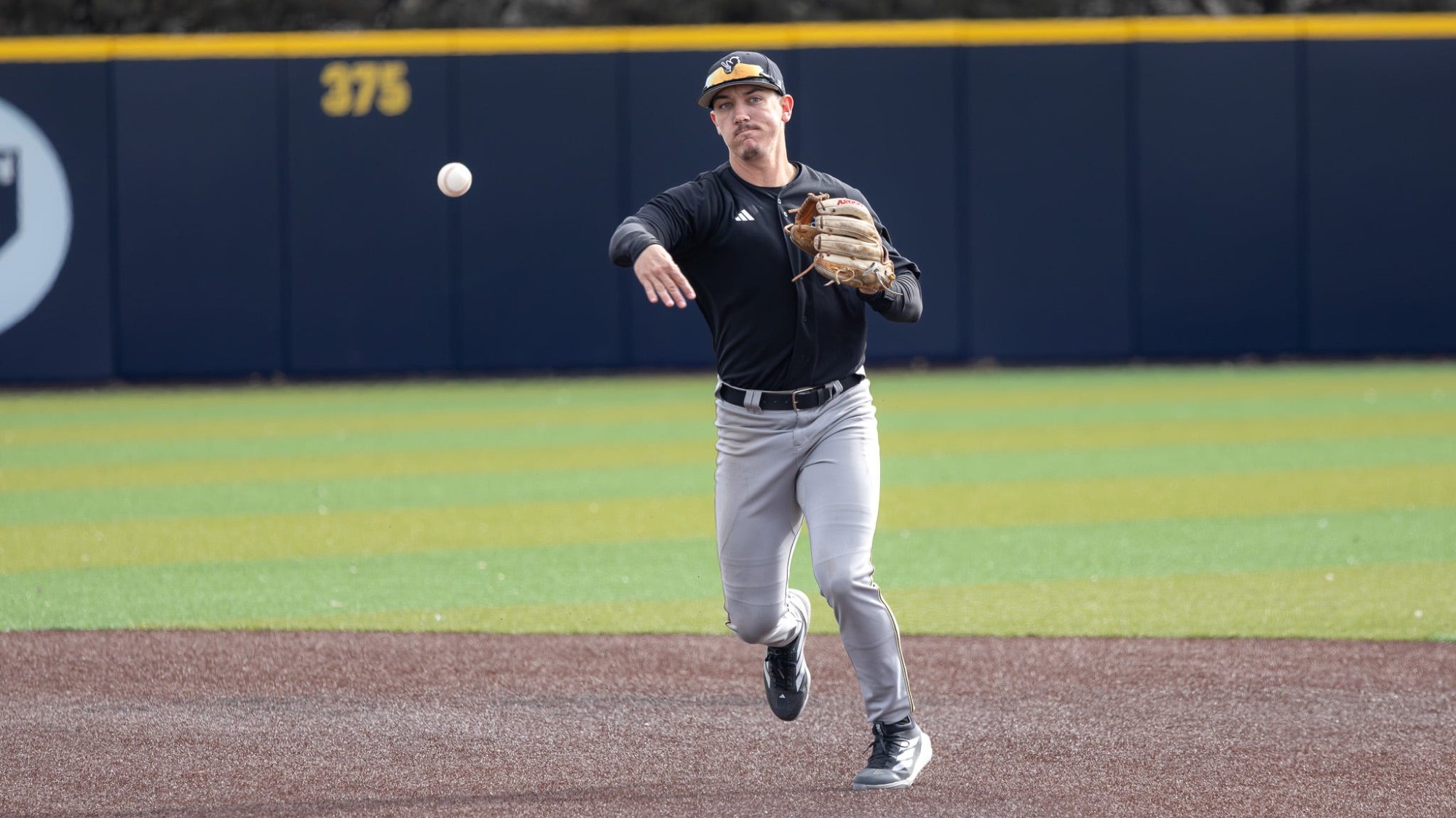 26 BB Logan Myers throwing vs MSU Denver 