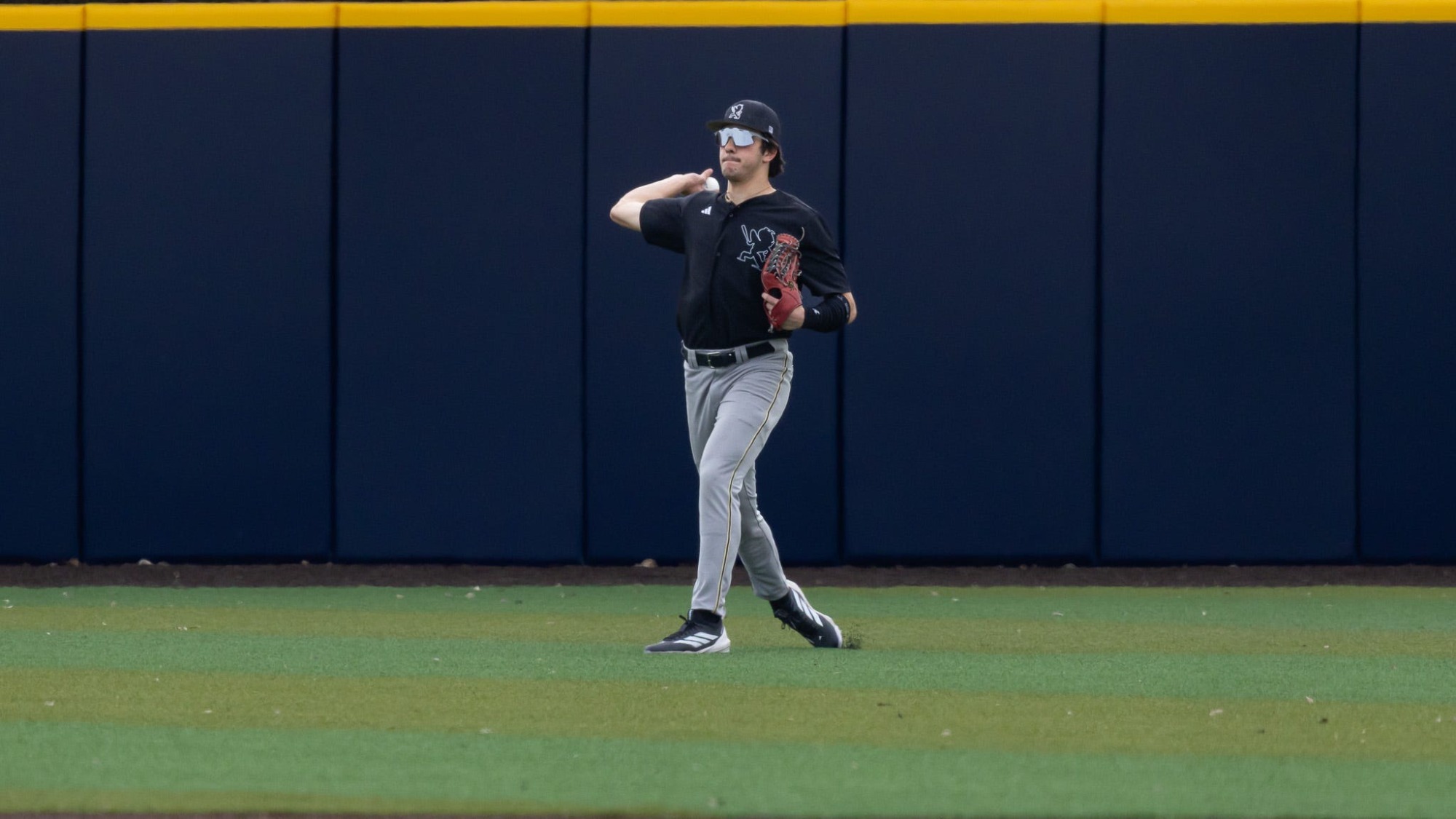 26 BB Abbott throwing vs MSUD
