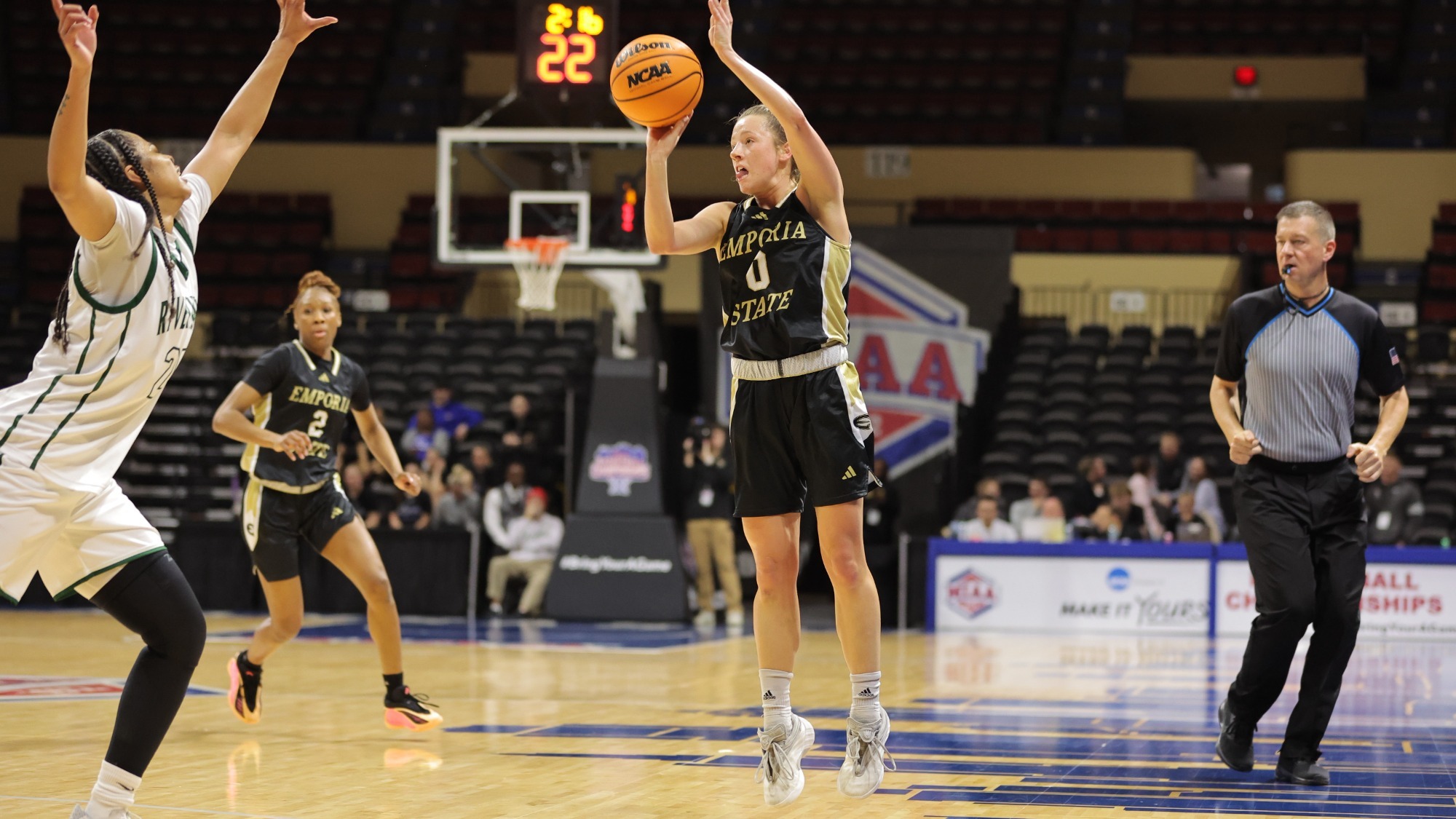 2025-26 Emporia State Lady Hornets Gracie Gilpin shot vs NSU in MIAA Tournament