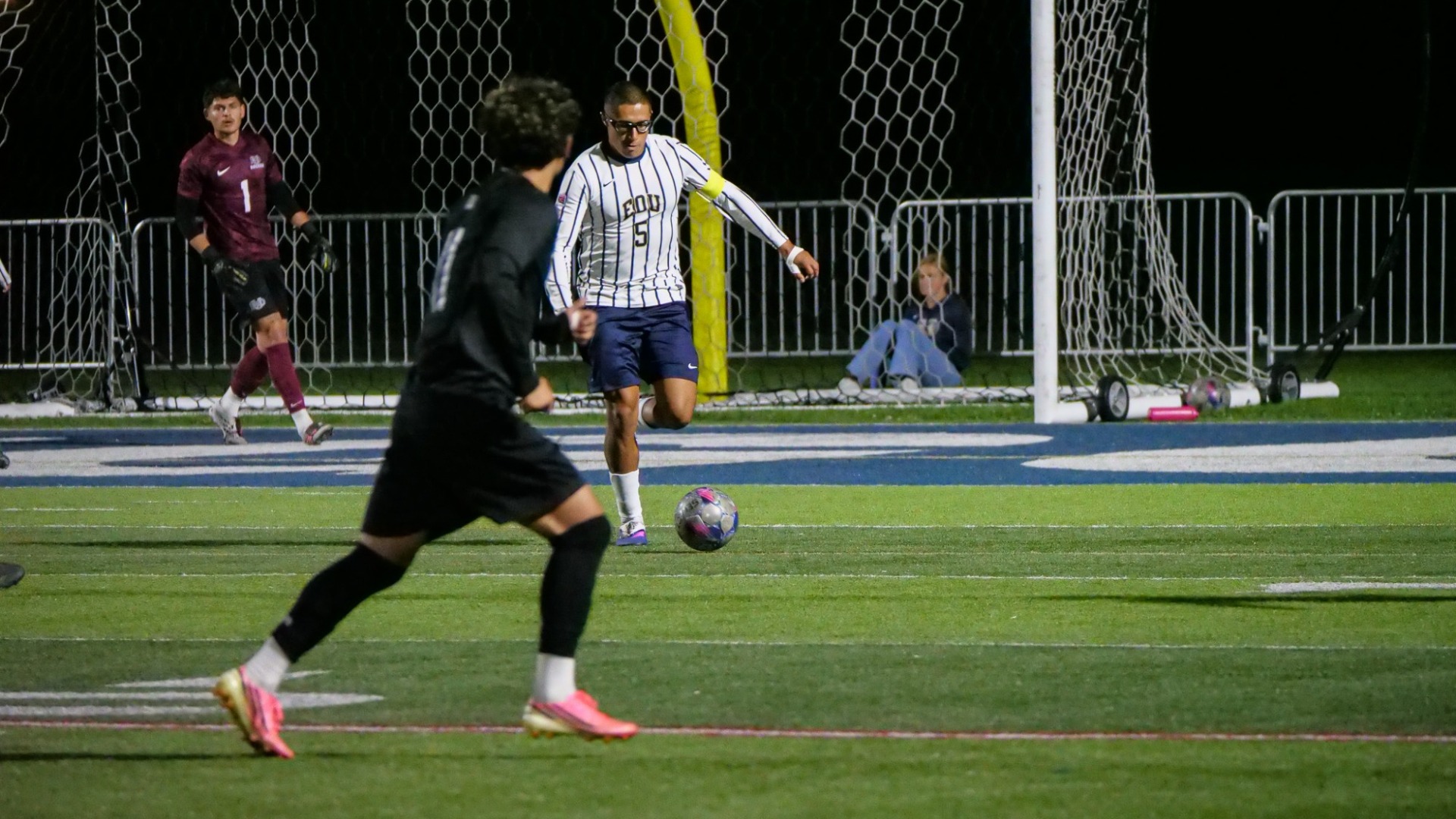 Armando Castro holds backline