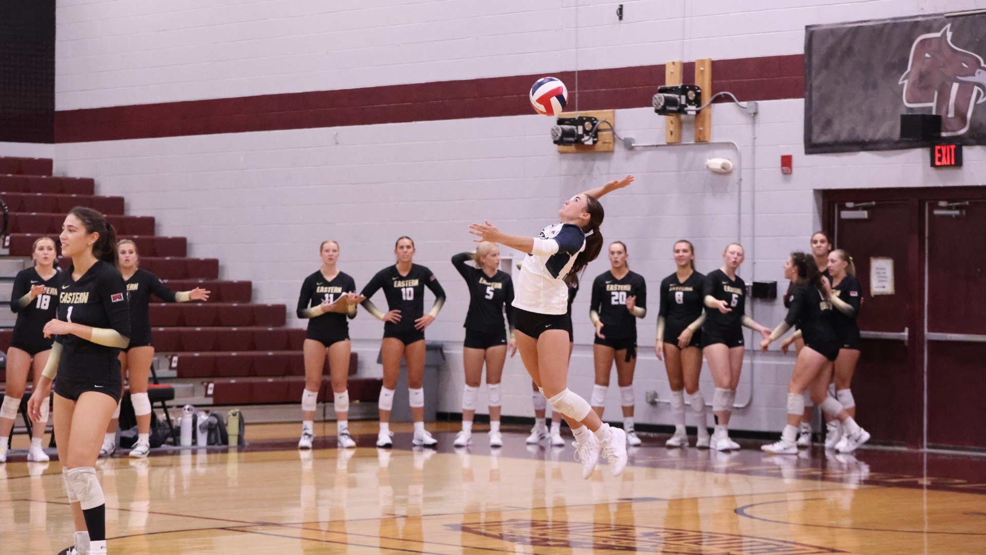 Jaycee Villistrigo serve