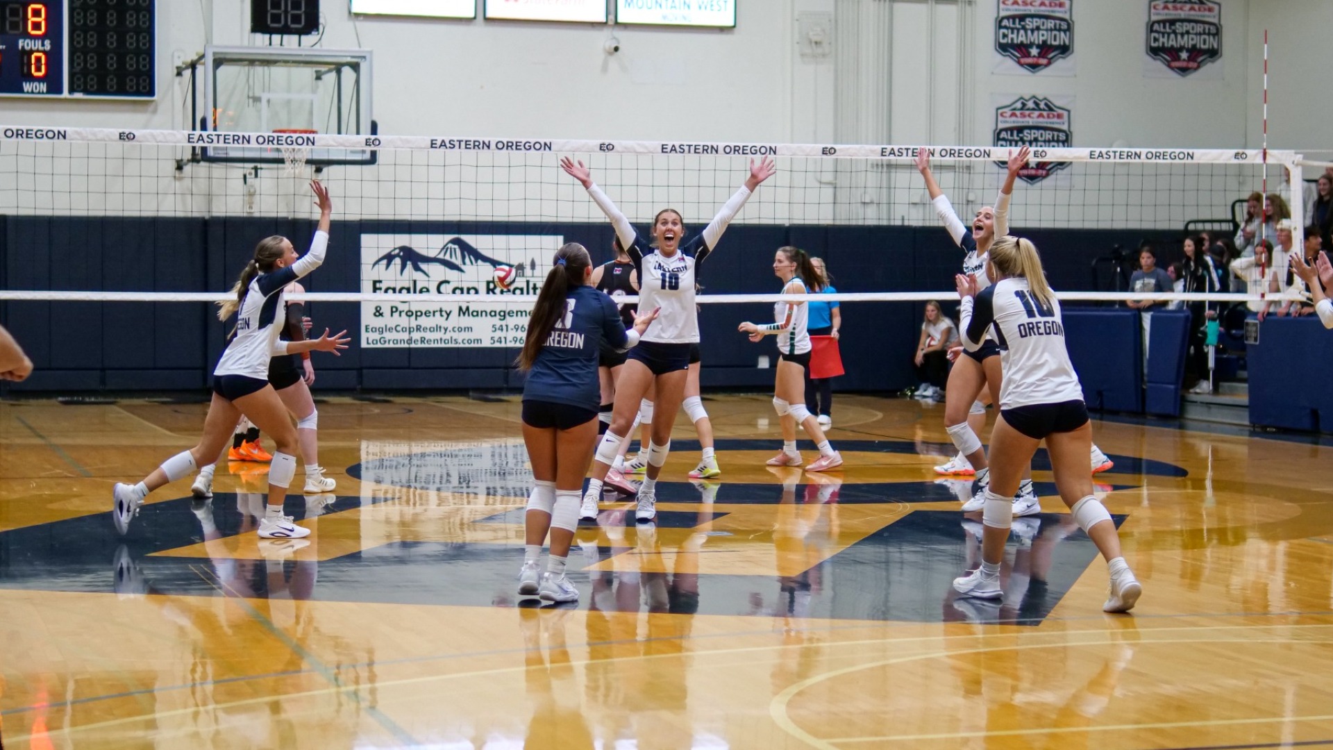 Volleyball celebrates point
