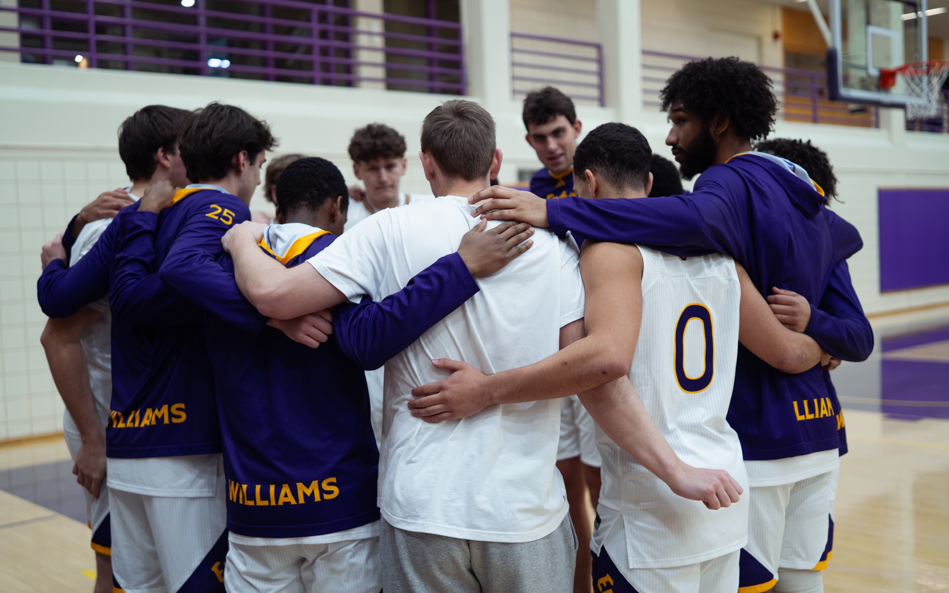 Men's Basketball Huddle